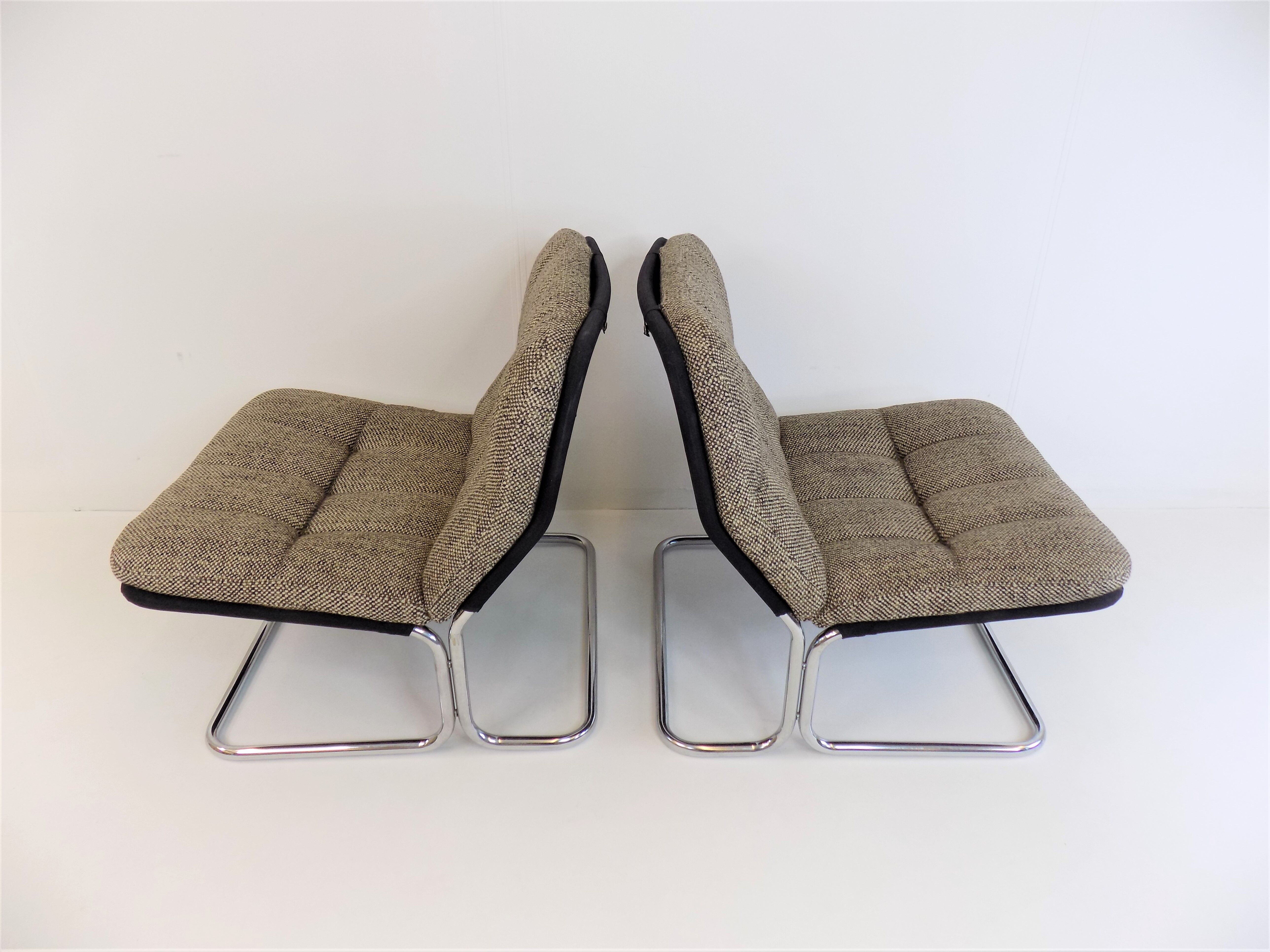 DUX International lounge chair pair