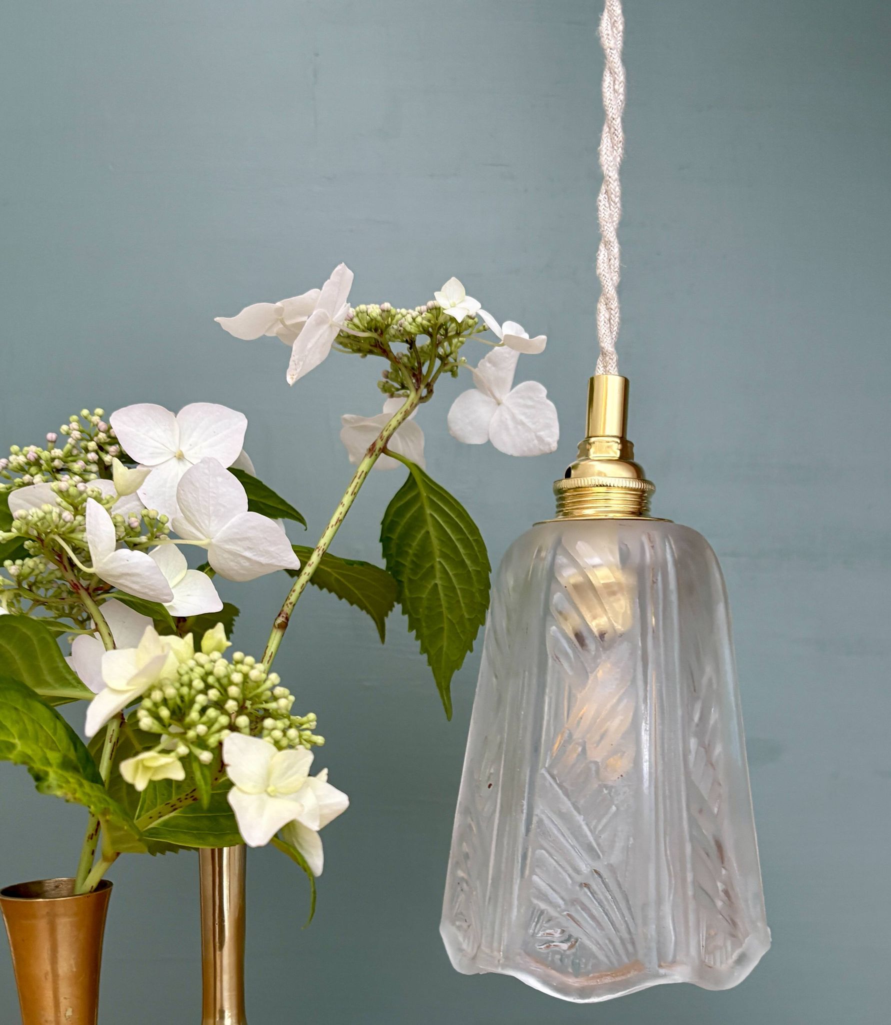 Vintage art deco frosted glass tulip pendant light