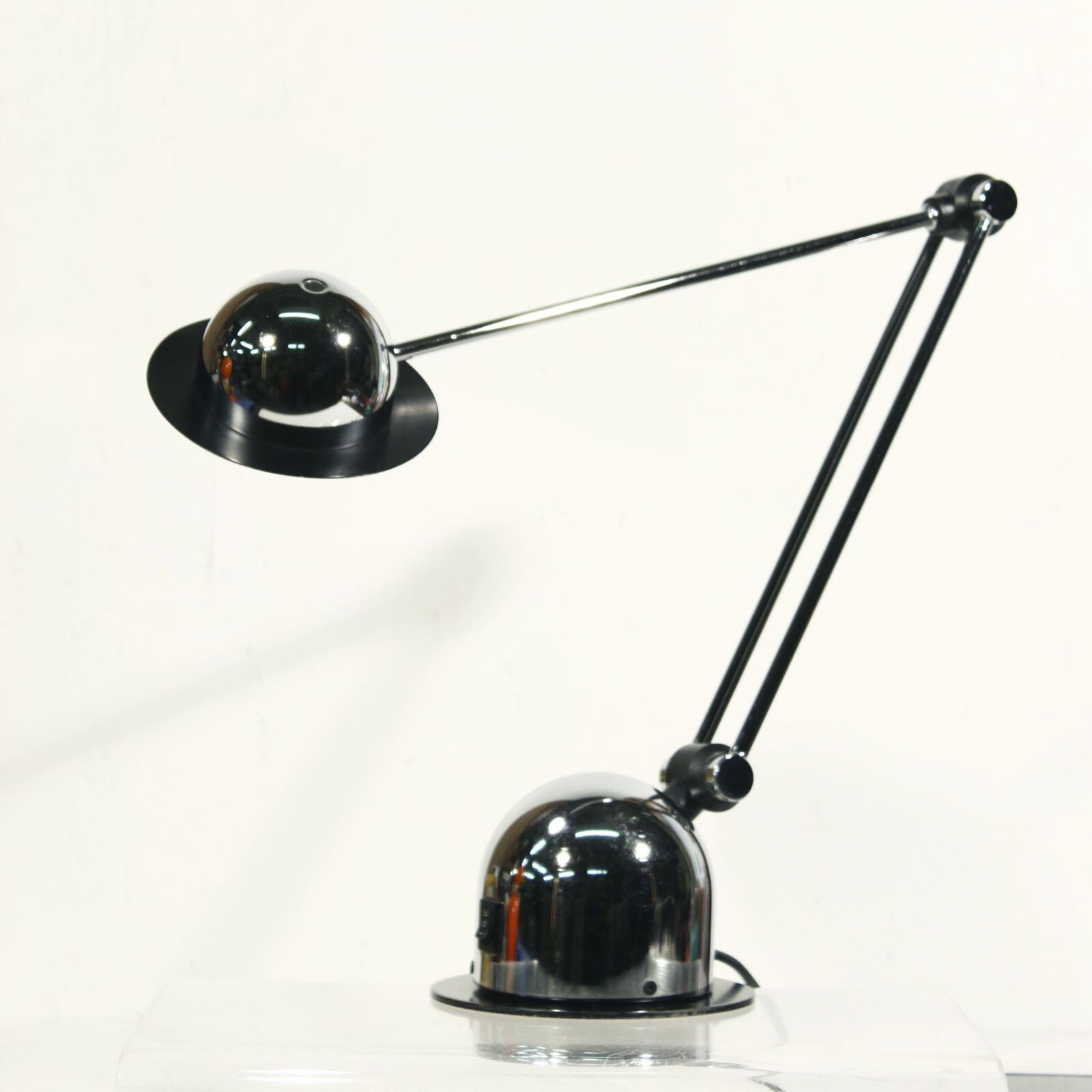 Desk lamp vintage metal chrome articulated arm post-modernist design 1980s