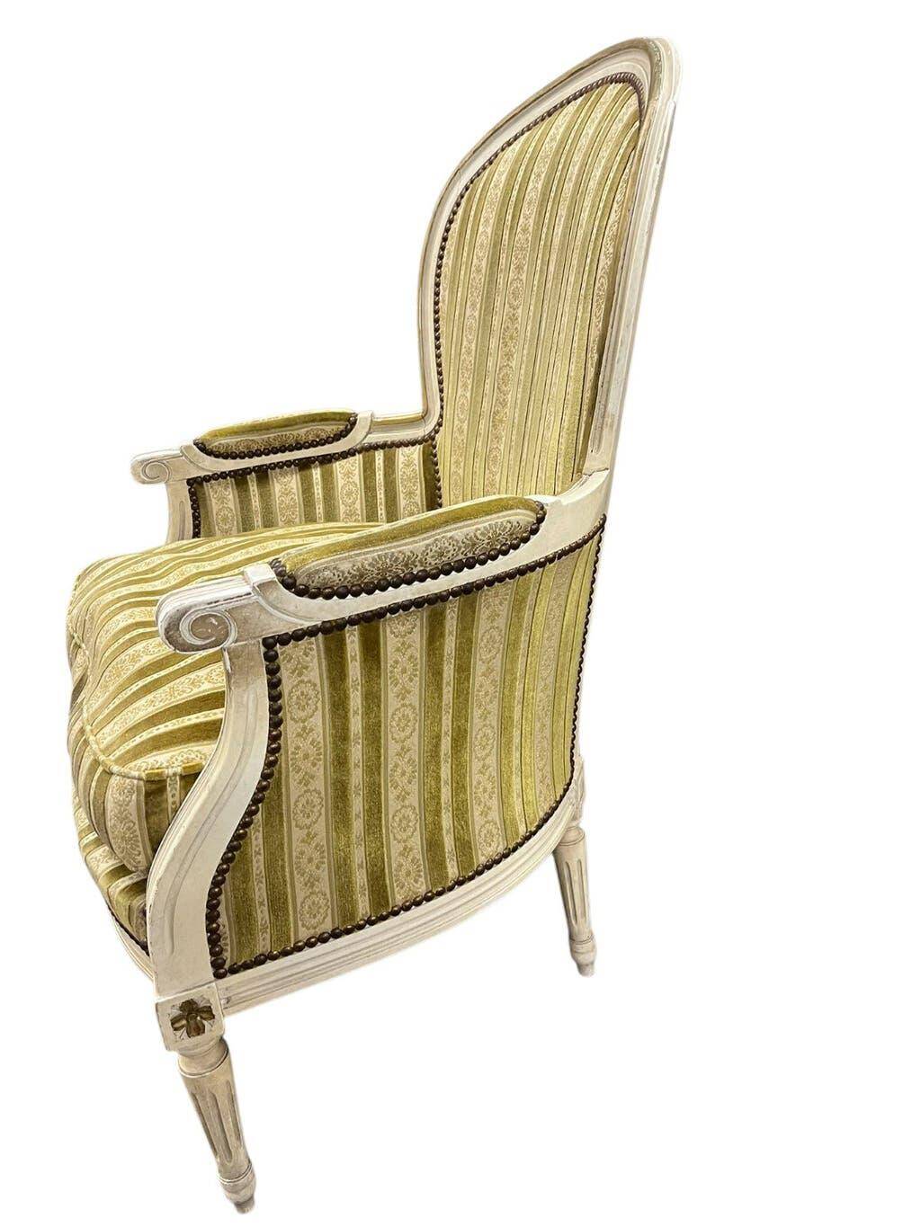 Set of 2 vintage striped baroque armchairs / individual chairs