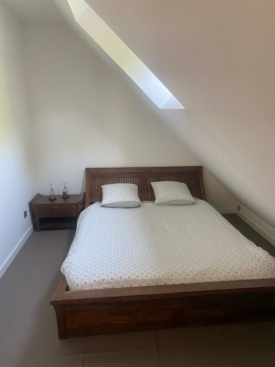Bed and bedside tables