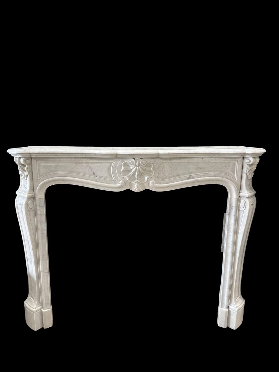 Louis XV marble fireplace, 19th century.