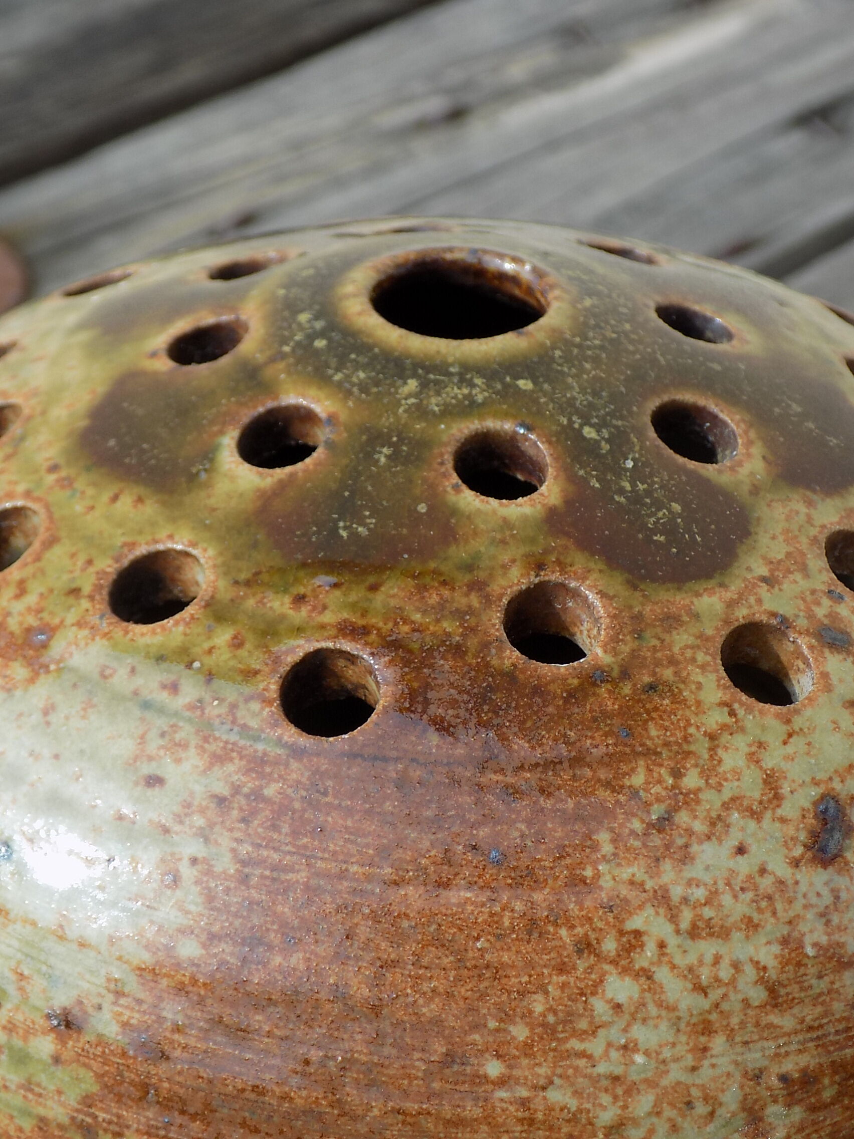 Sandstone flower pick