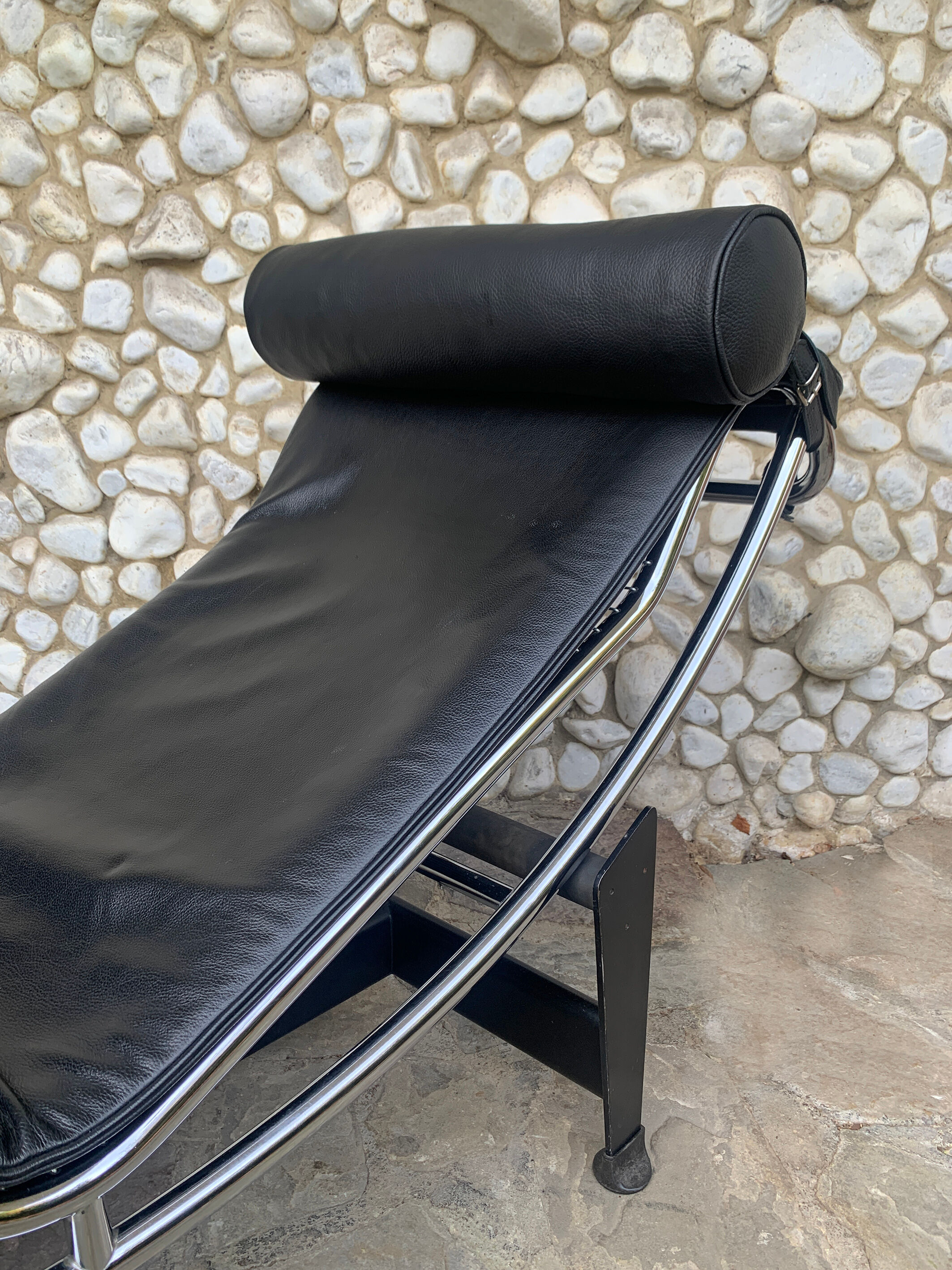 Chaise longue LC4 Cassina Vintage, Charlotte Perriand, Le Corbusier et Pierre Jeanneret années 1960