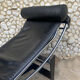 Chaise longue LC4 Cassina Vintage, Charlotte Perriand, Le Corbusier et Pierre Jeanneret années 1960