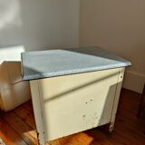 Buffet low tole emaillee (kitchen furniture) years 1950, 61cm x 40cm x 61cm