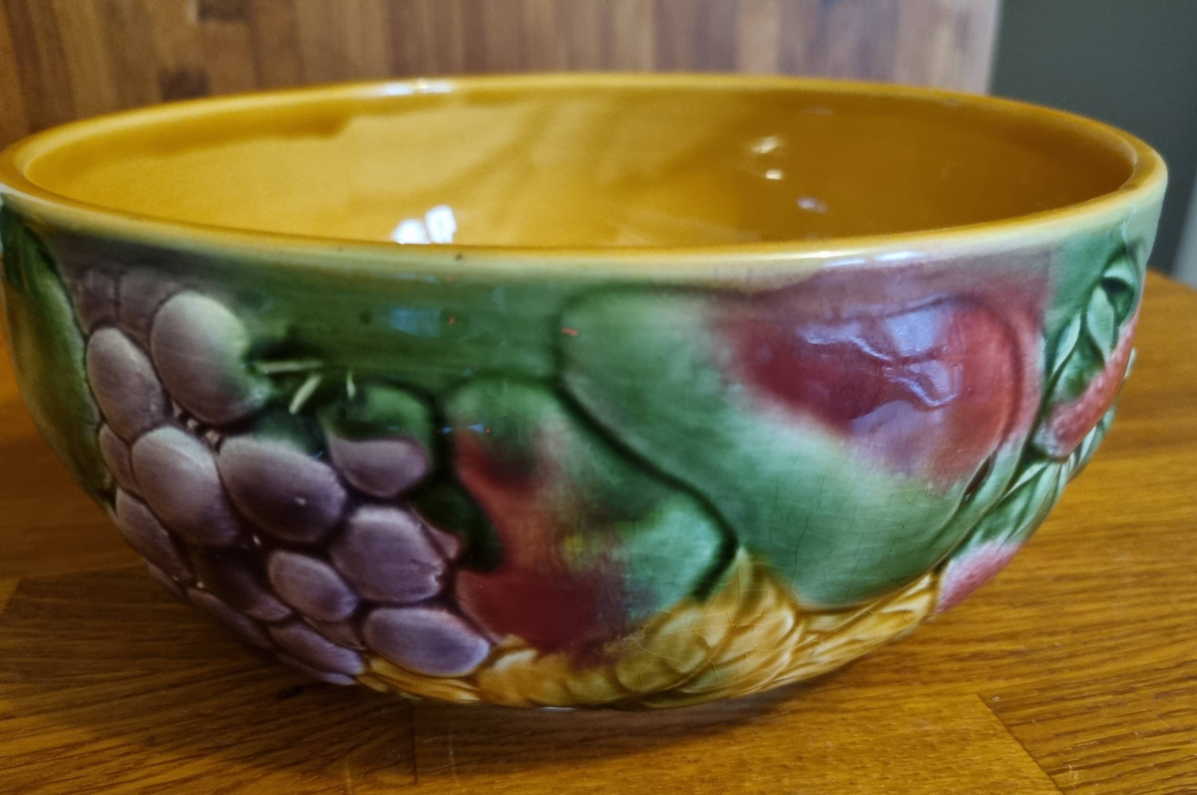 Barbotine Sarreguemines Fruits pattern salad bowl