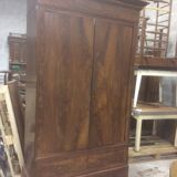 Wardrobe in walnut