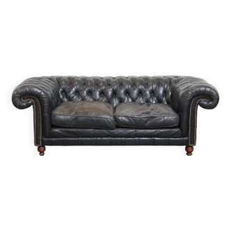 Canapé Chesterfield 2,5 places en cuir de vache noir de style anglais classique