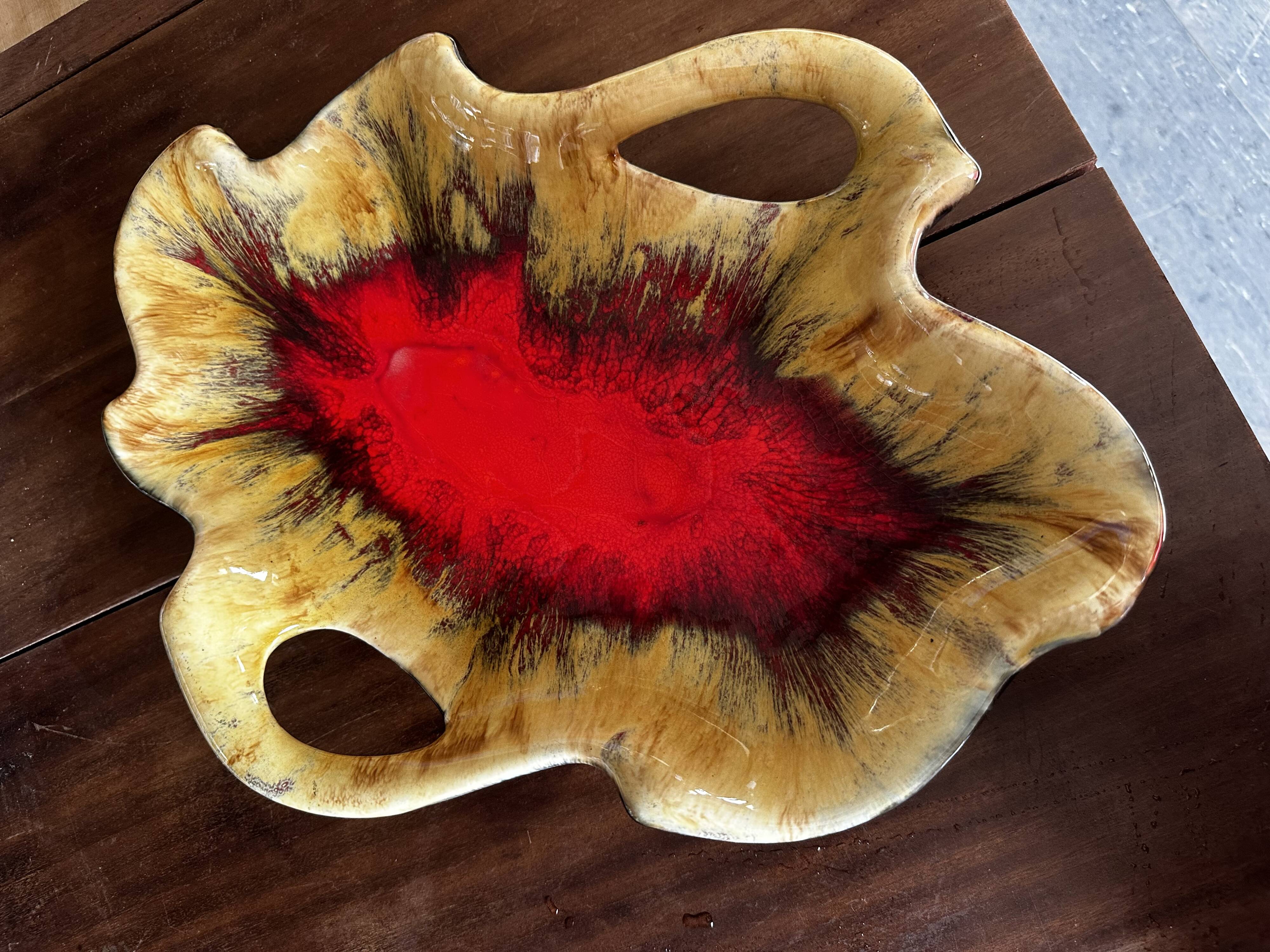 Large Vallauris glazed ceramic bowl/trinket dish, signed JAC - 40/30