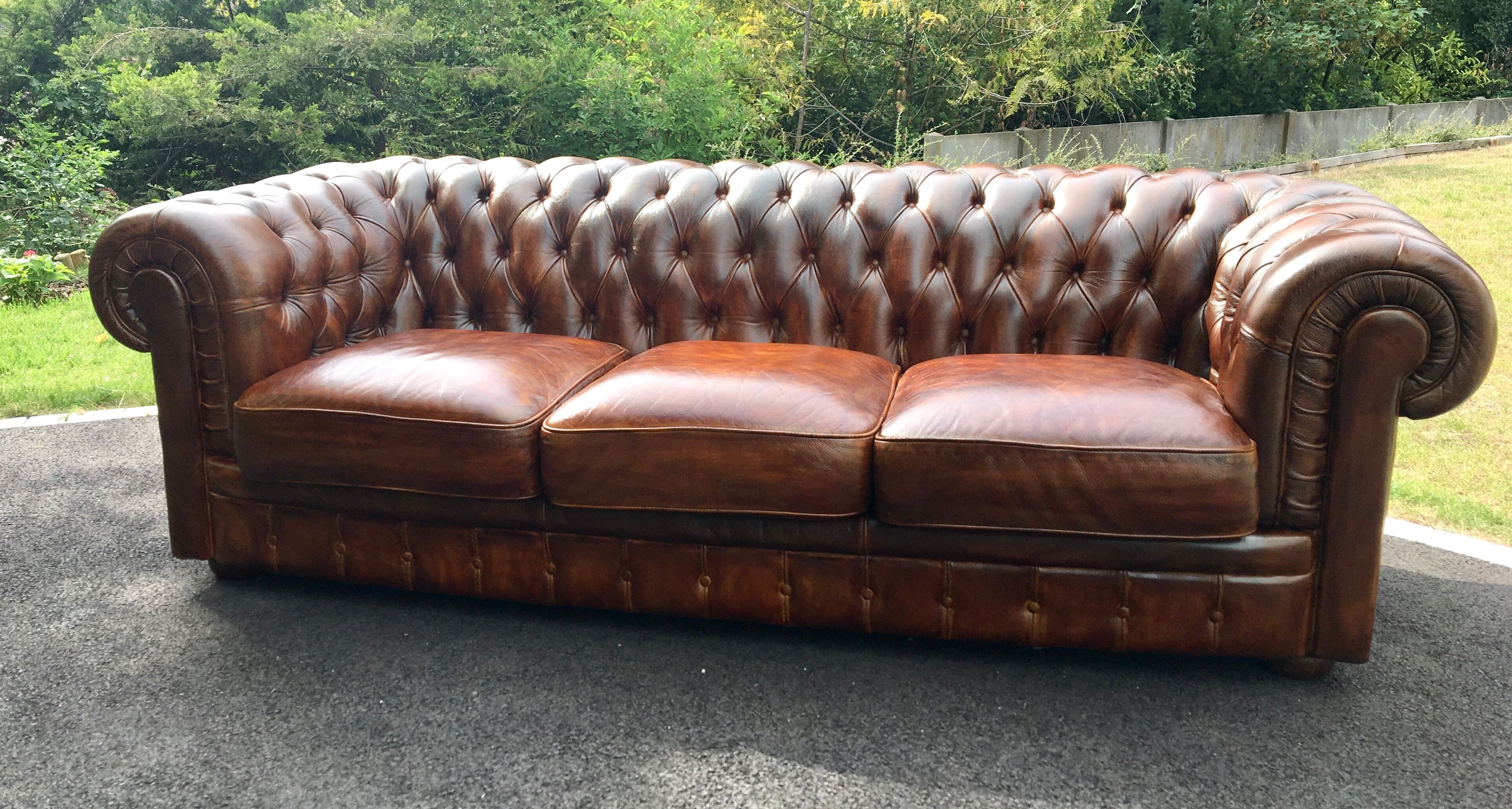 3-seater leather chesterfield sofa