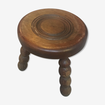 Round tripod stool