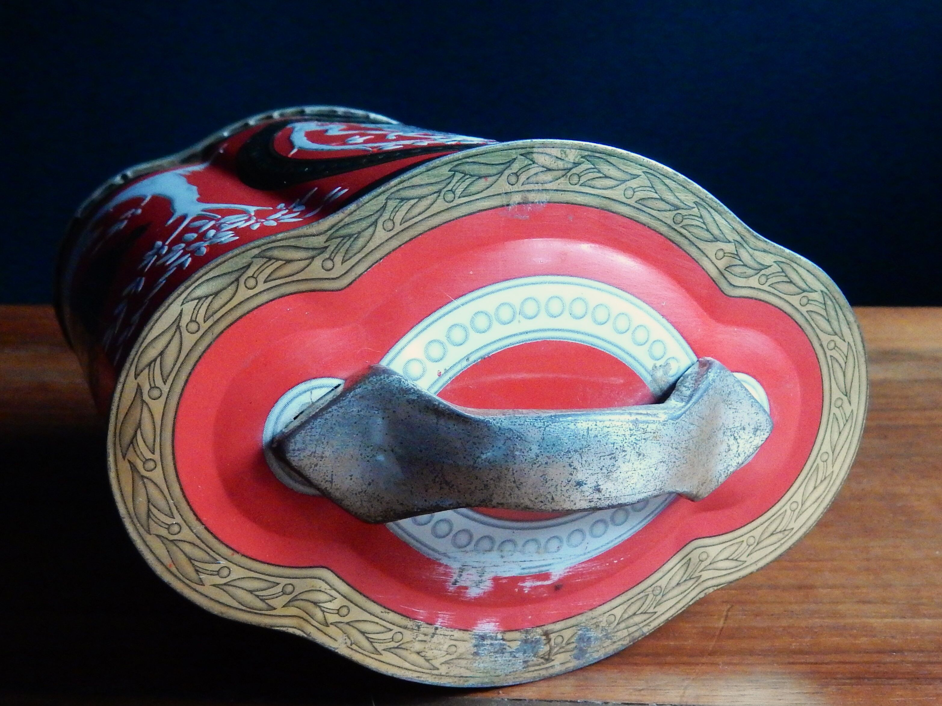 Ancient Greek style tea box