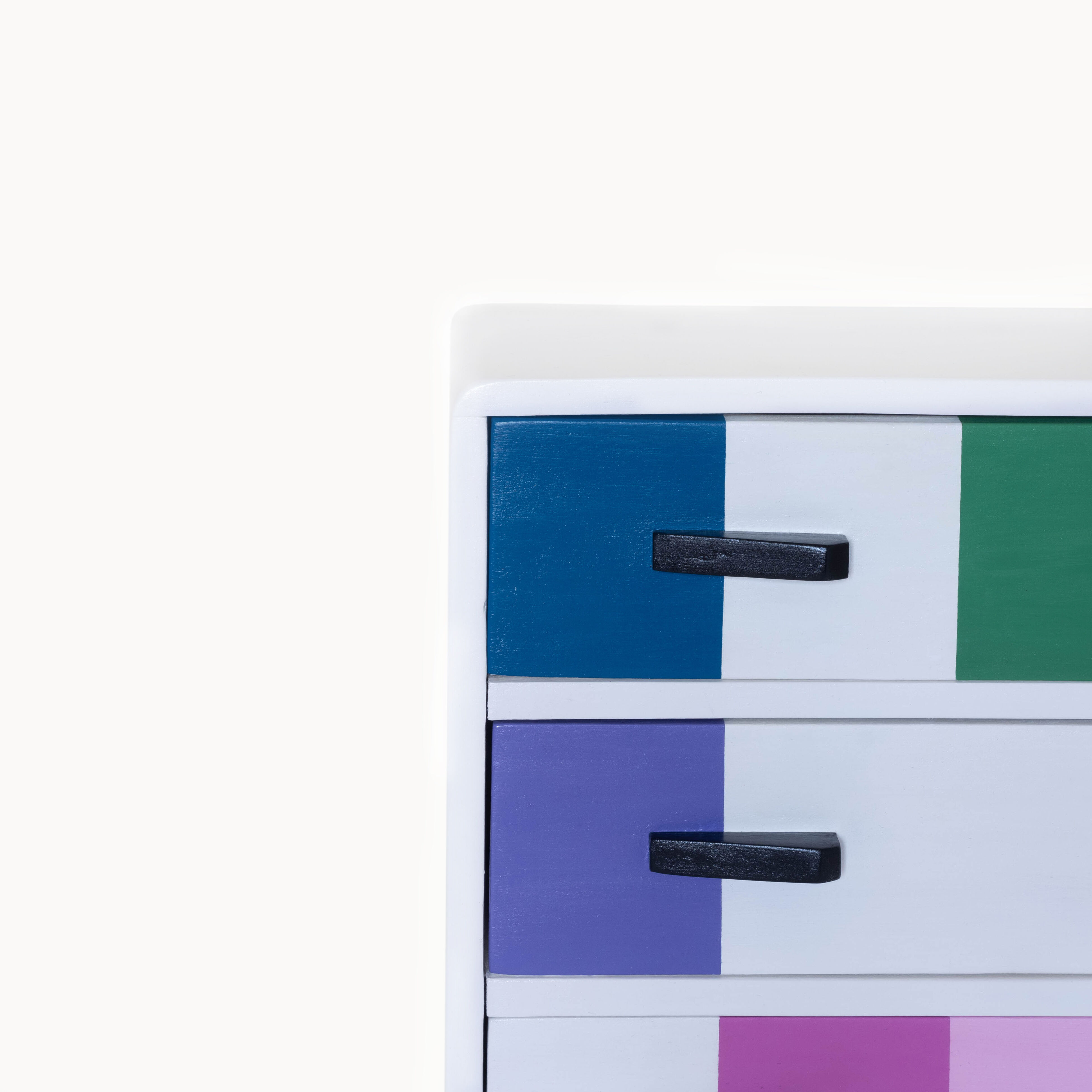 Doll chest of drawers