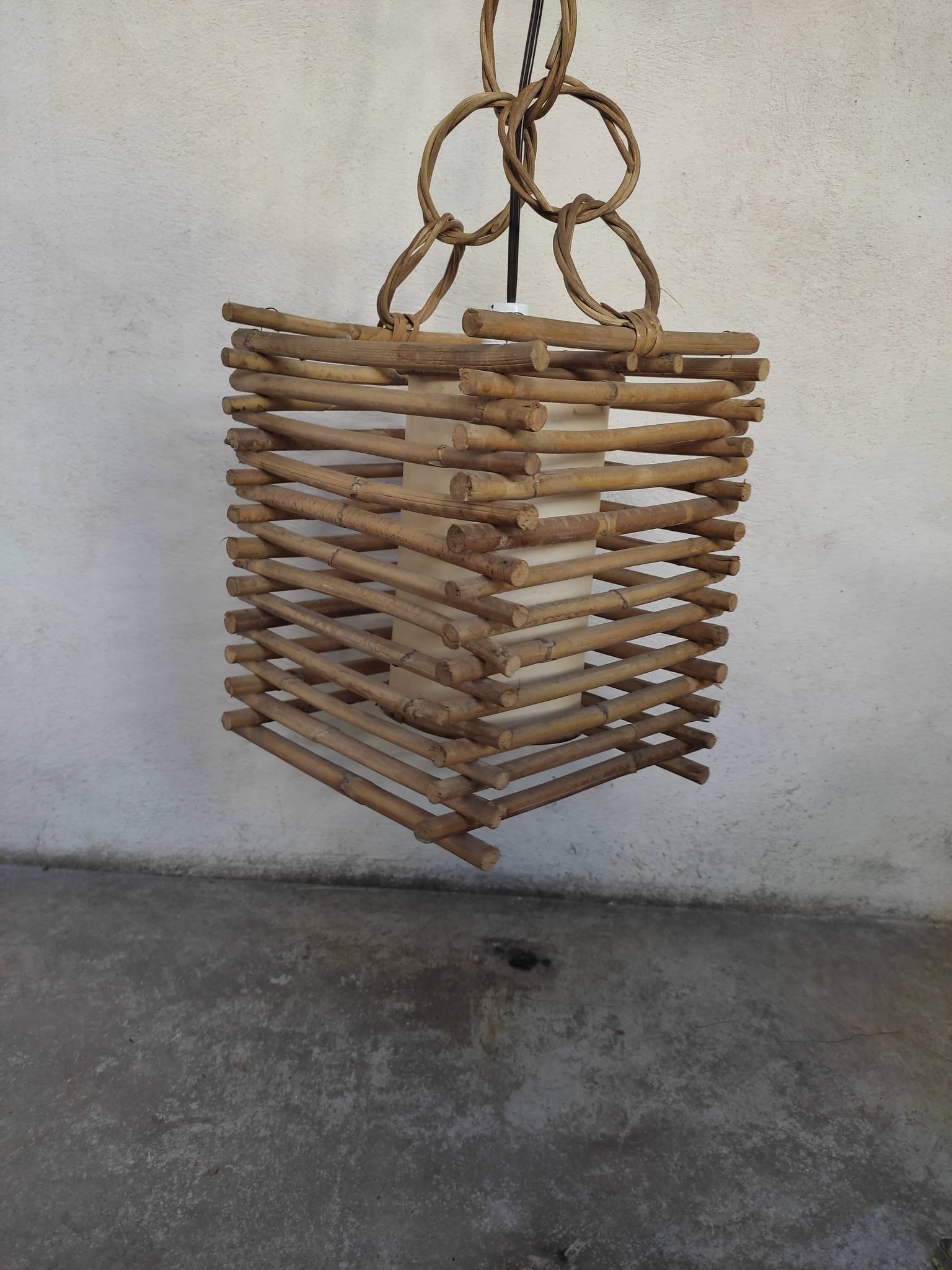 Suspension en rotin