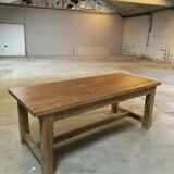 Farm table
