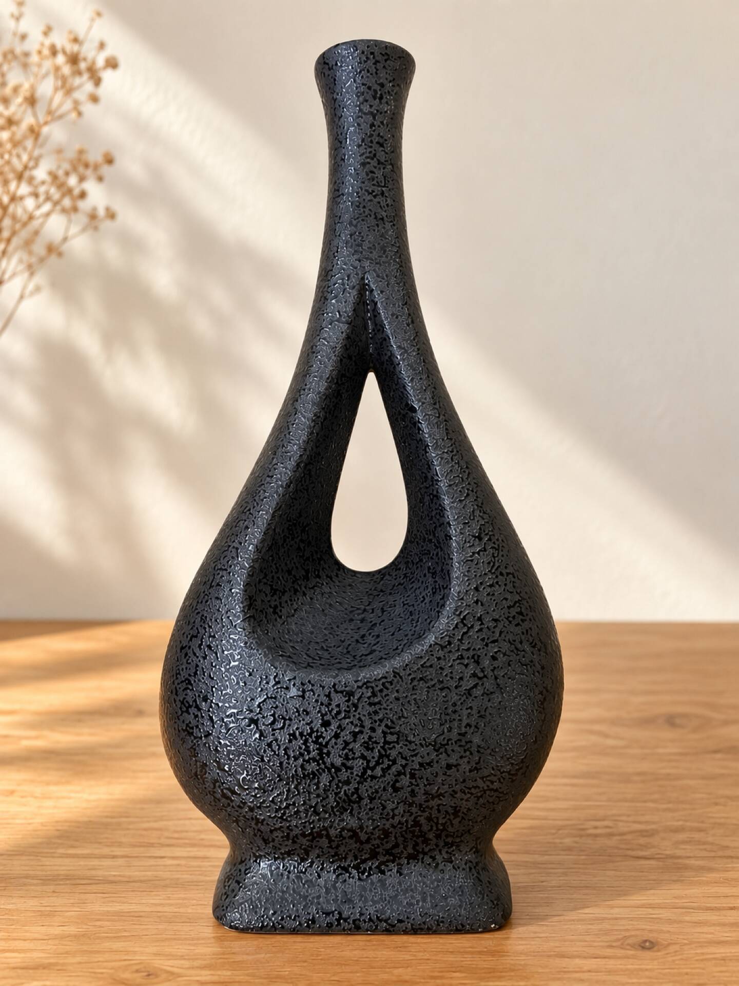 Vase soliflore sculptural en céramique noire – années 60/70