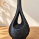 Vase soliflore sculptural en céramique noire – années 60/70