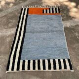 Traditional handwoven Berber rug size 150 x 250 cm