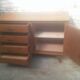 Commode scandinave aux pieds compas