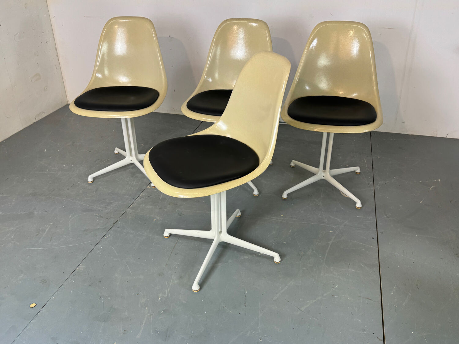 4 La Fonda fiberglass steel dining Chairs by Eames for Herman Miller