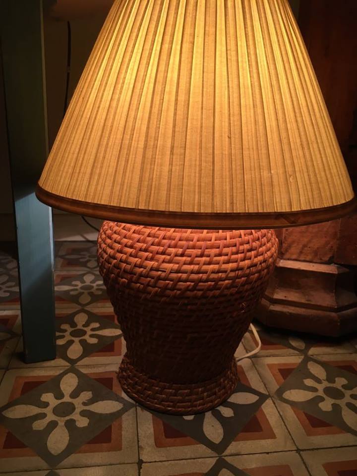 Wicker rattan table lamp