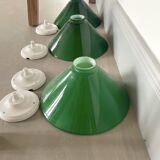 Lampe à suspension art déco en opaline verte conique