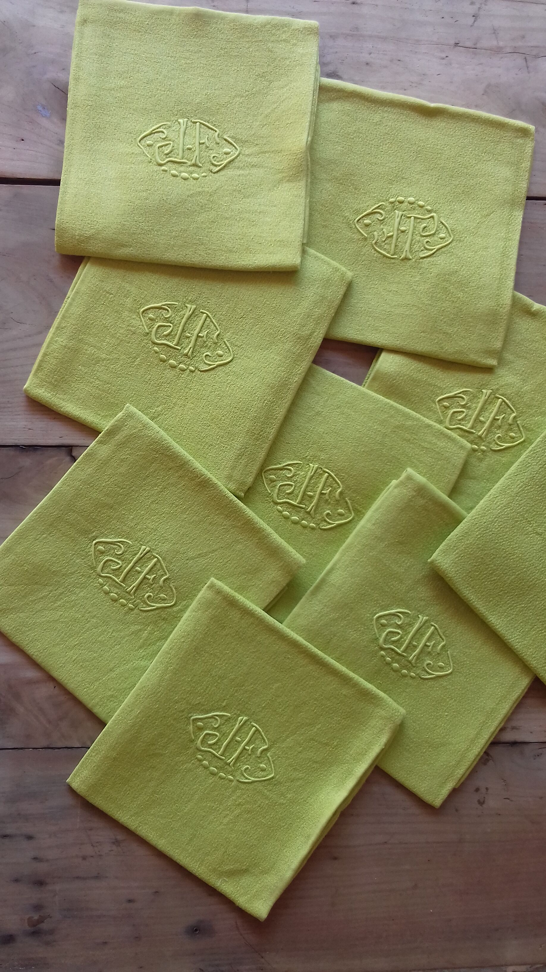 9 damask linen napkins