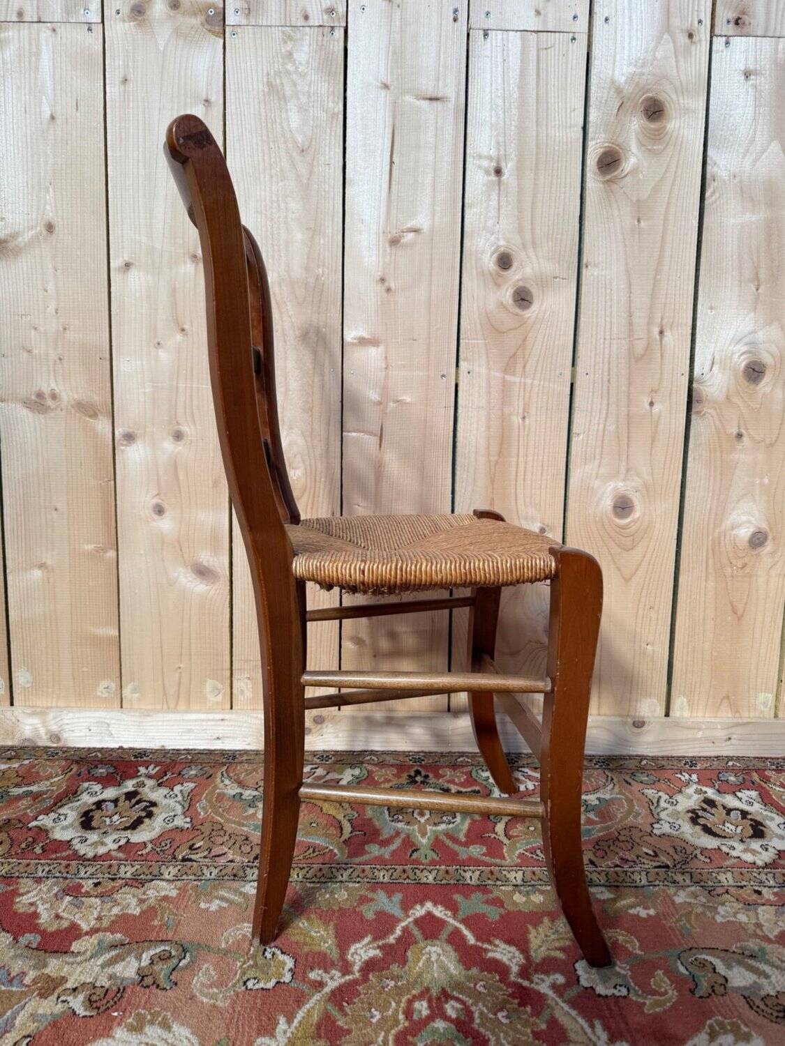 Set of 8 rustic chairs in Louis XV style – Fruitwood, straw seats.