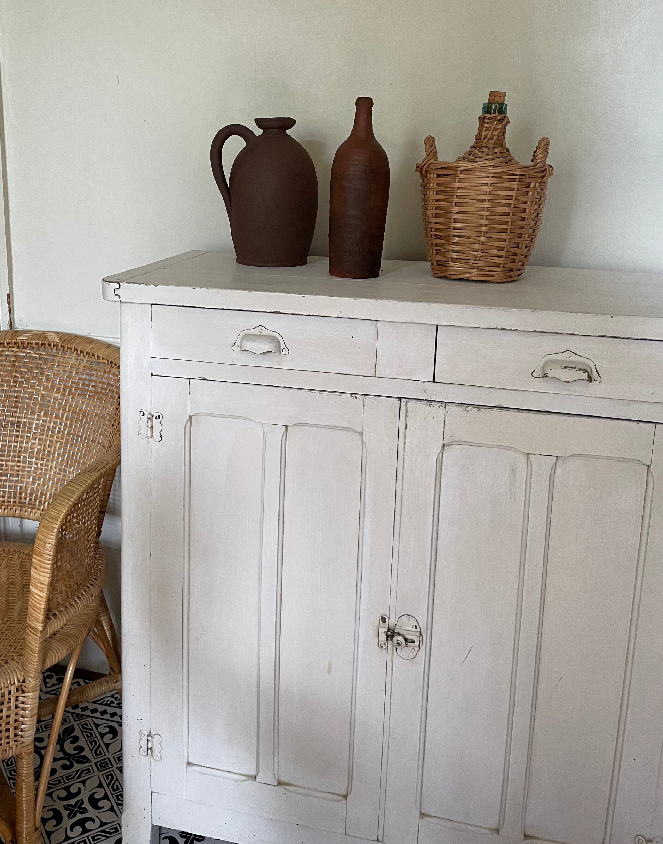 Jar and terracotta bottle