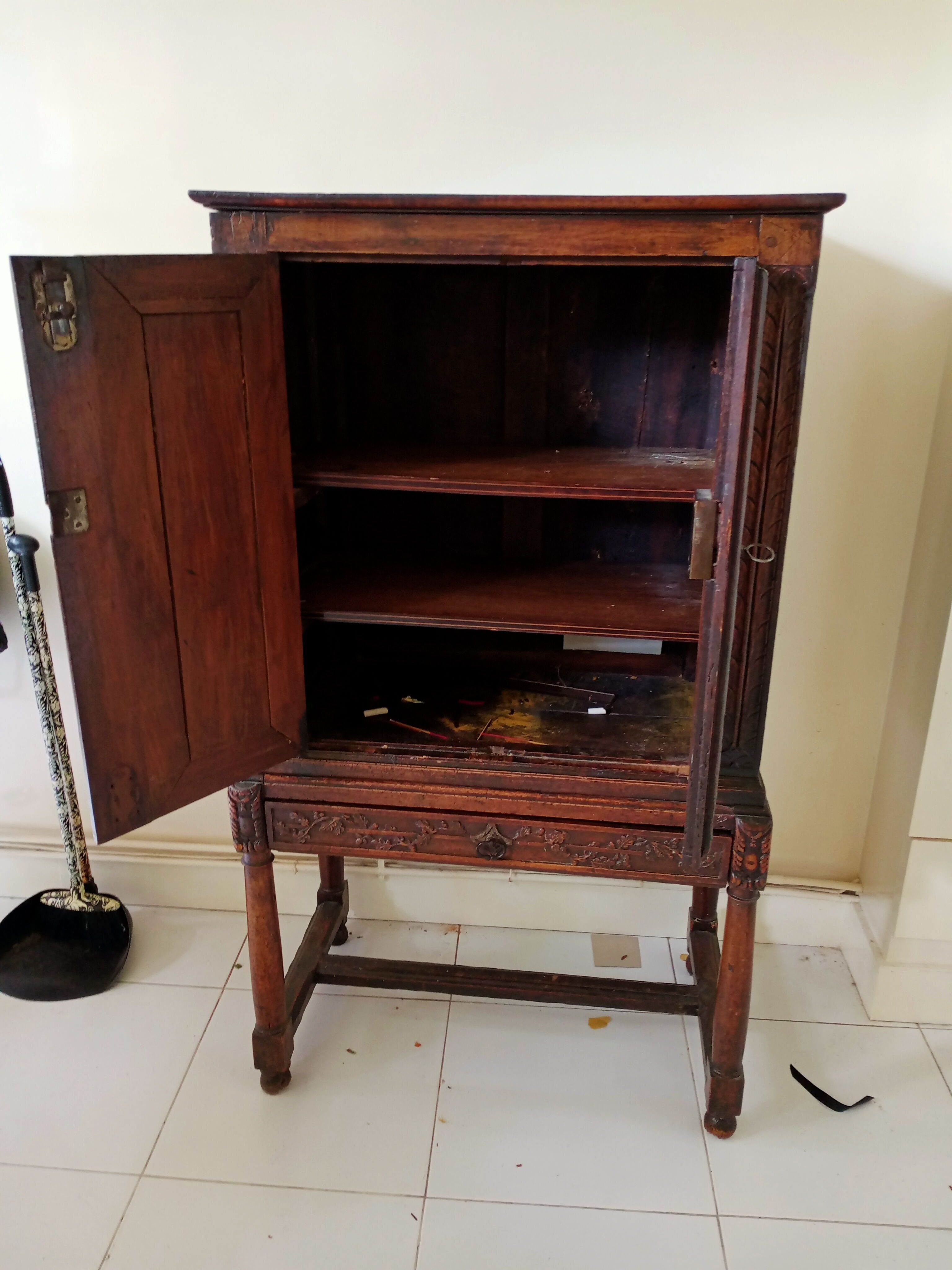 Buffet ancien