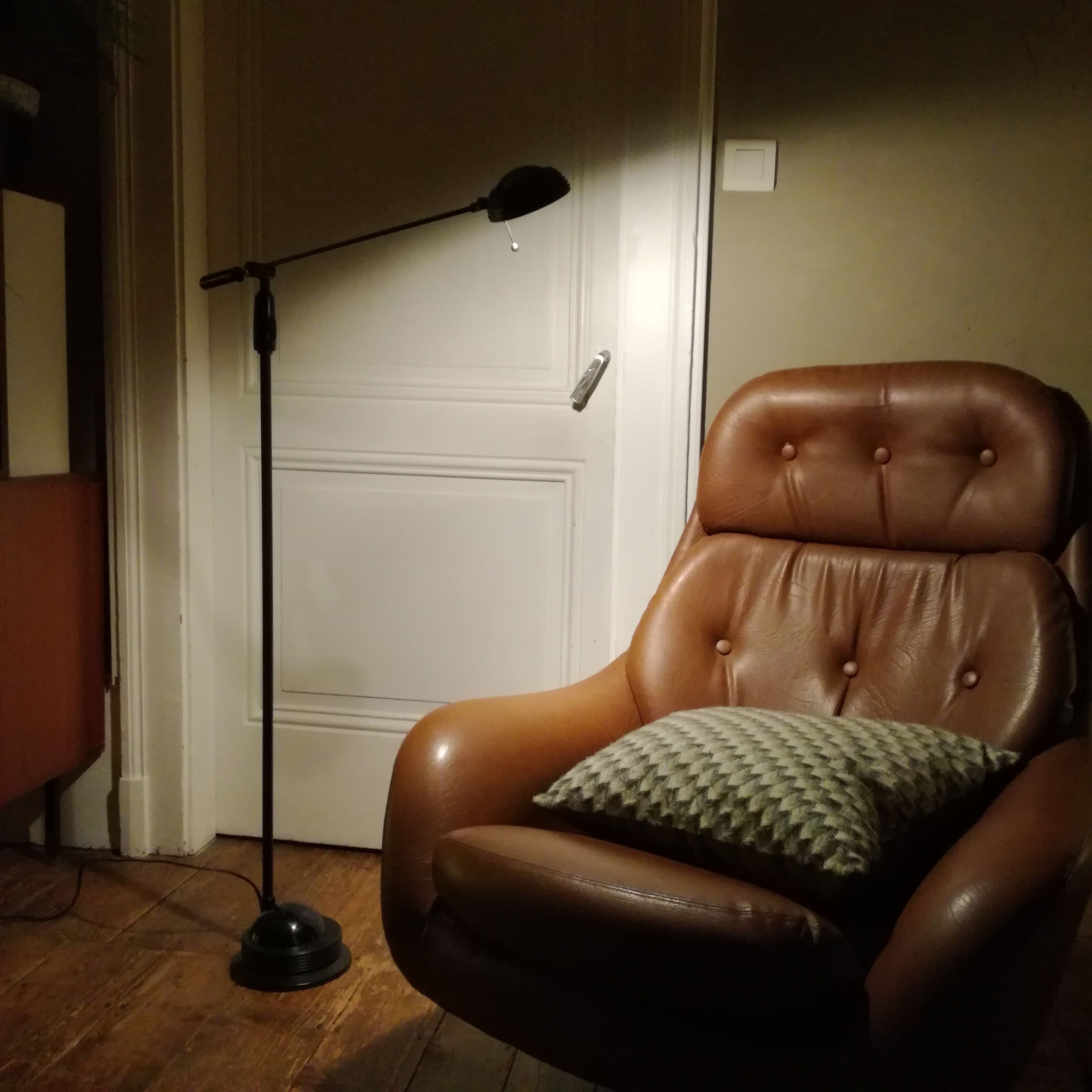 Articulated projector height 150