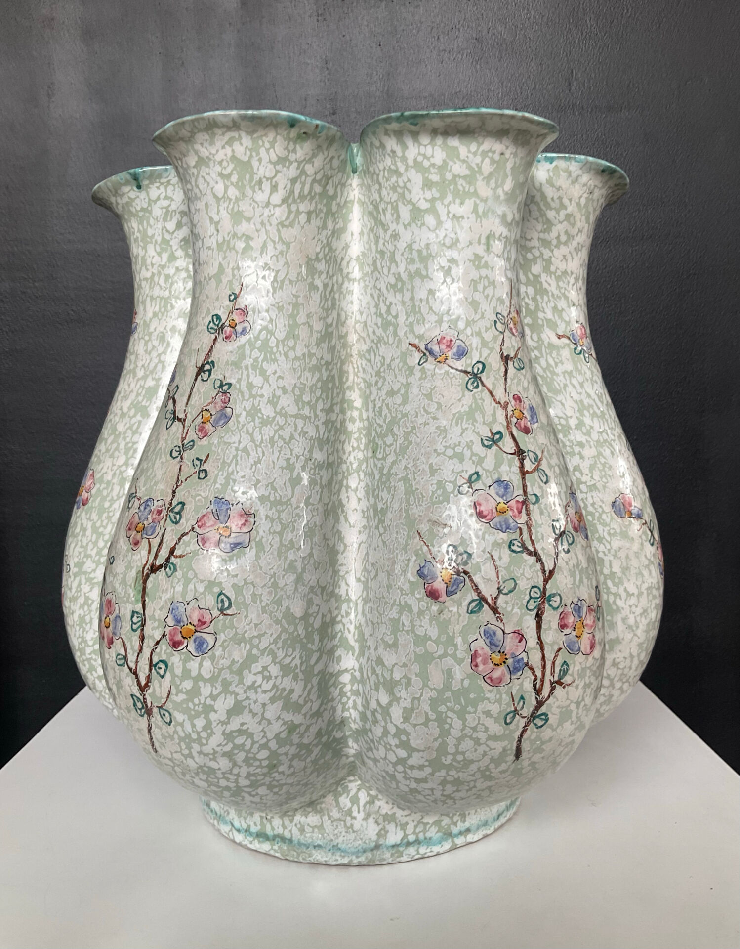 Large Italian polylobed vase by Volpi Deruta from the 1960s-70s.