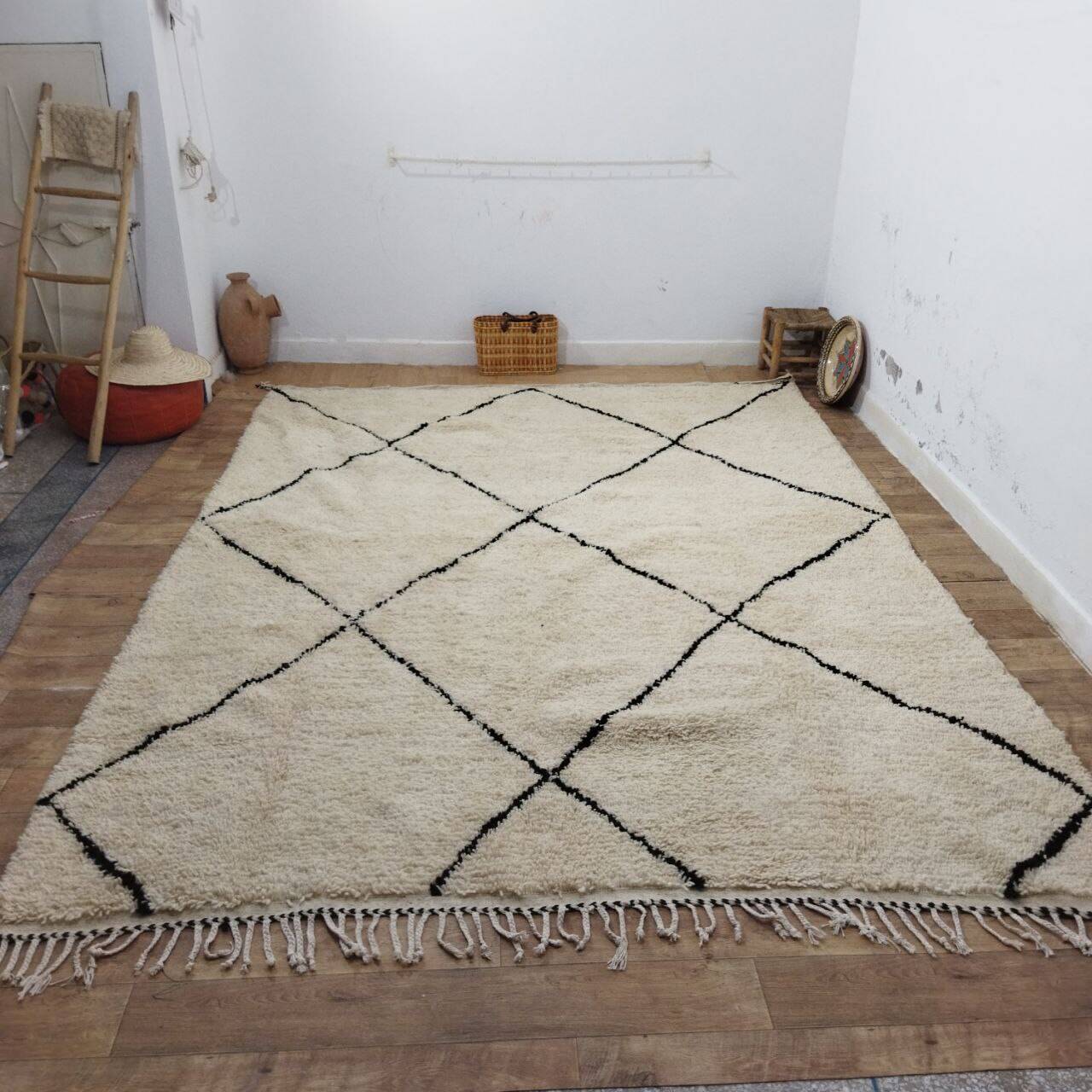 Azilal Berber rug in handmade wool 335 X 250 CM