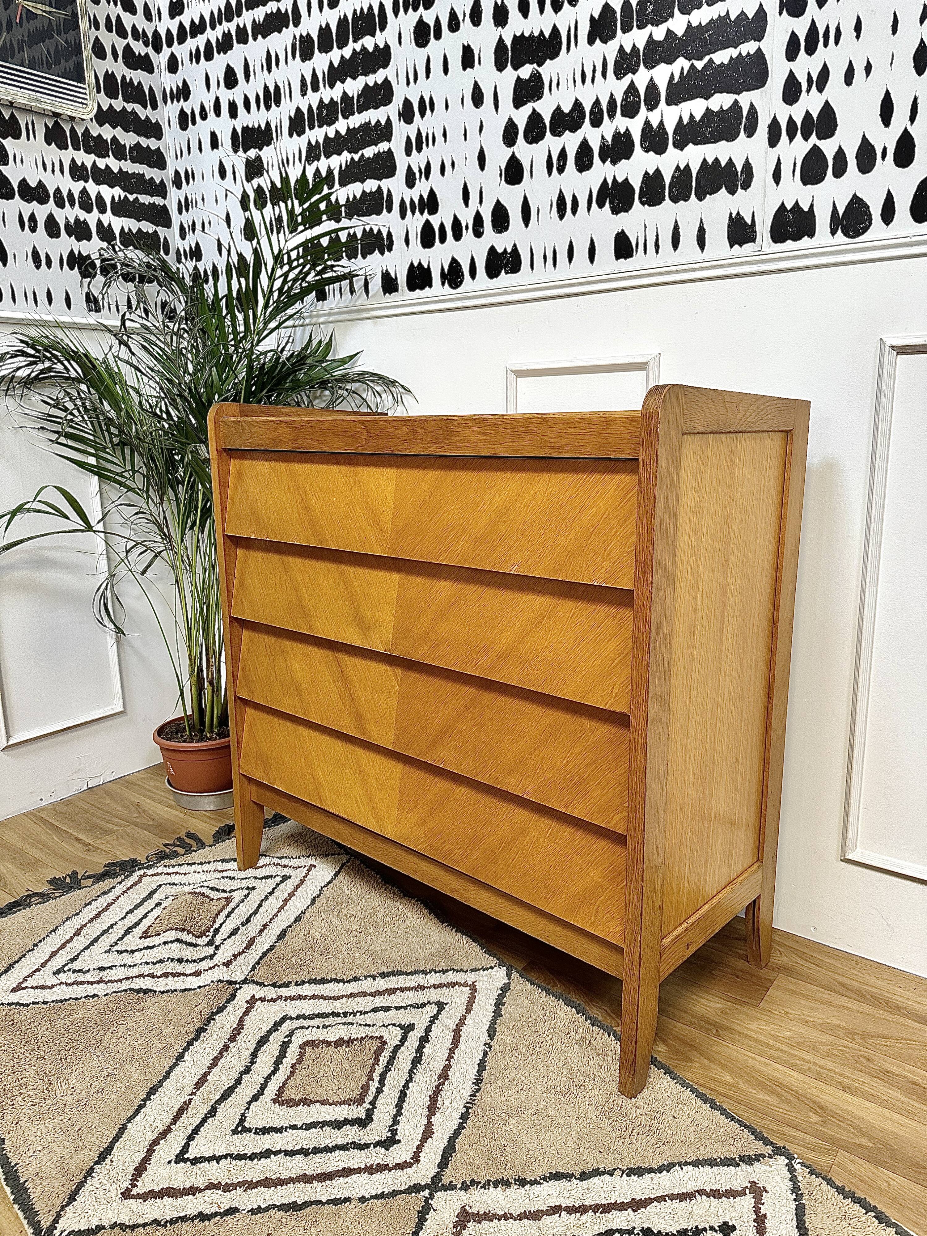 Scandinavian chest of drawers inclined drawers