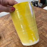 Vase en ceramique jaune fait main