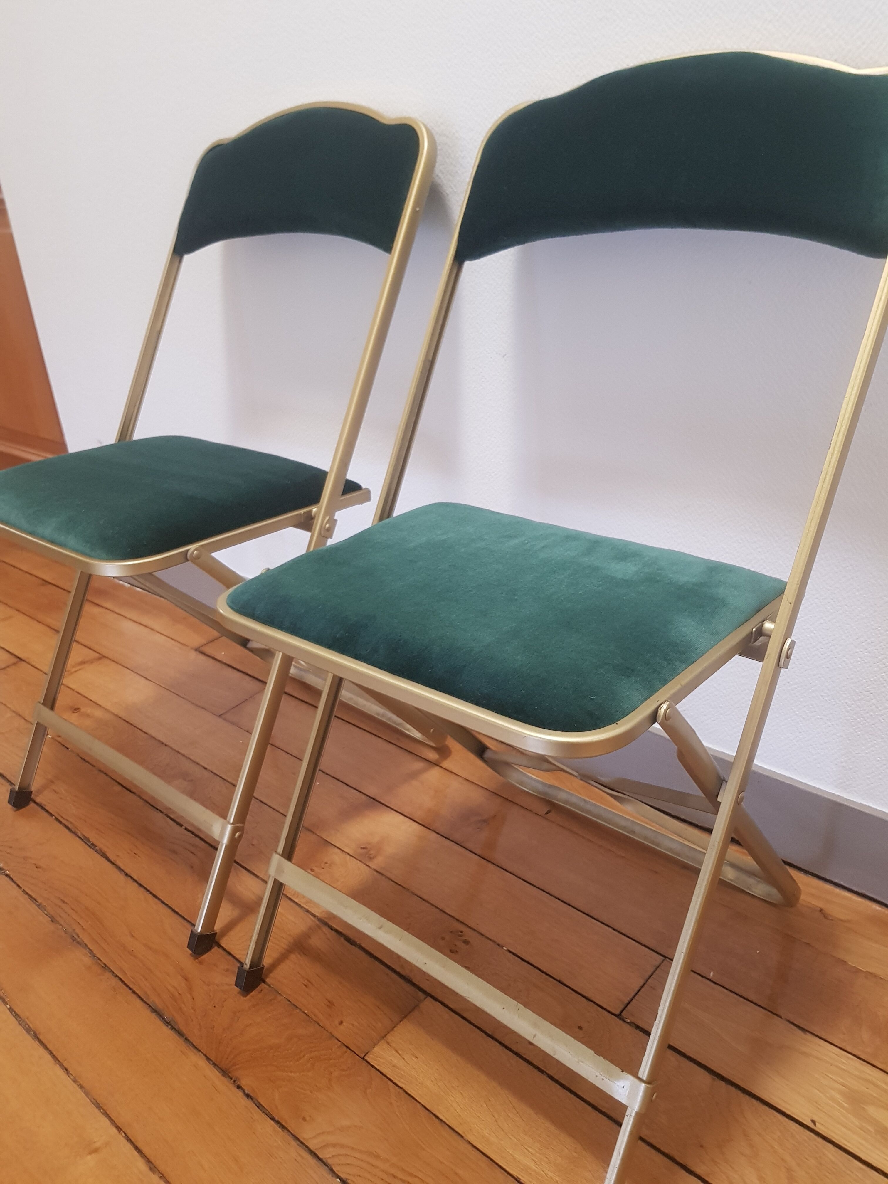 Lot of 2 velvet folding chairs