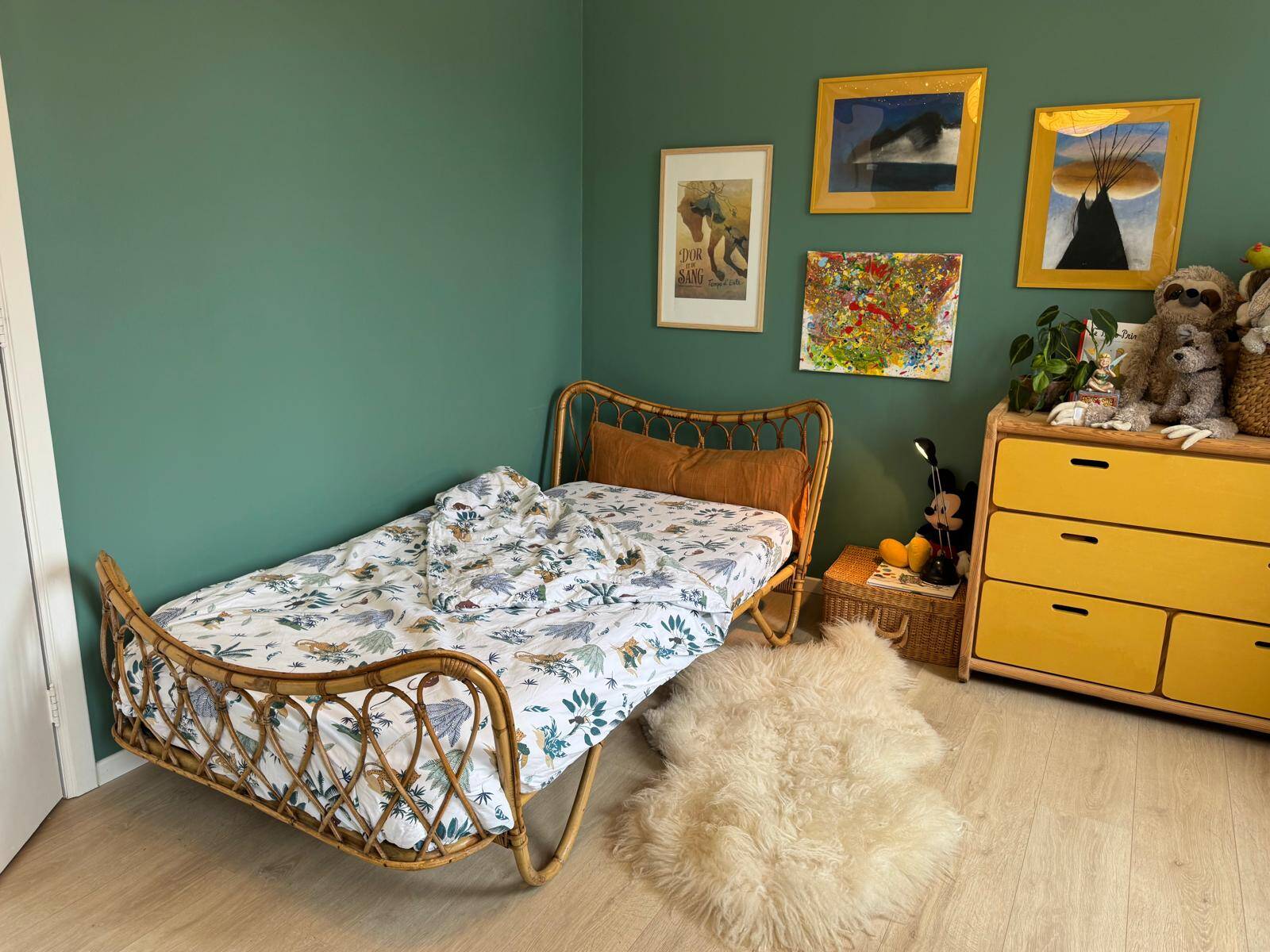 Vintage rattan bed