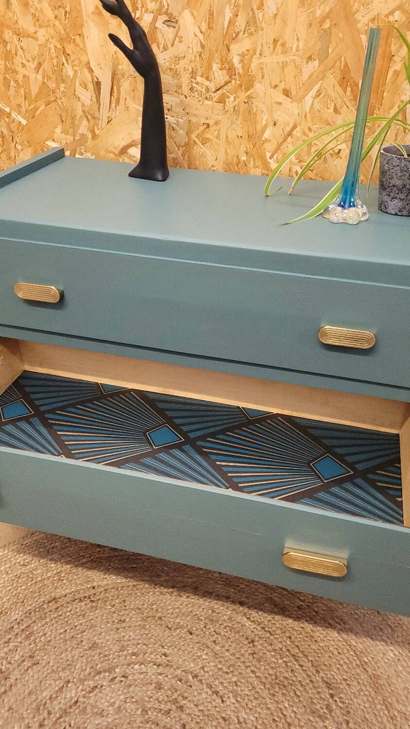 Vintage chest of drawers