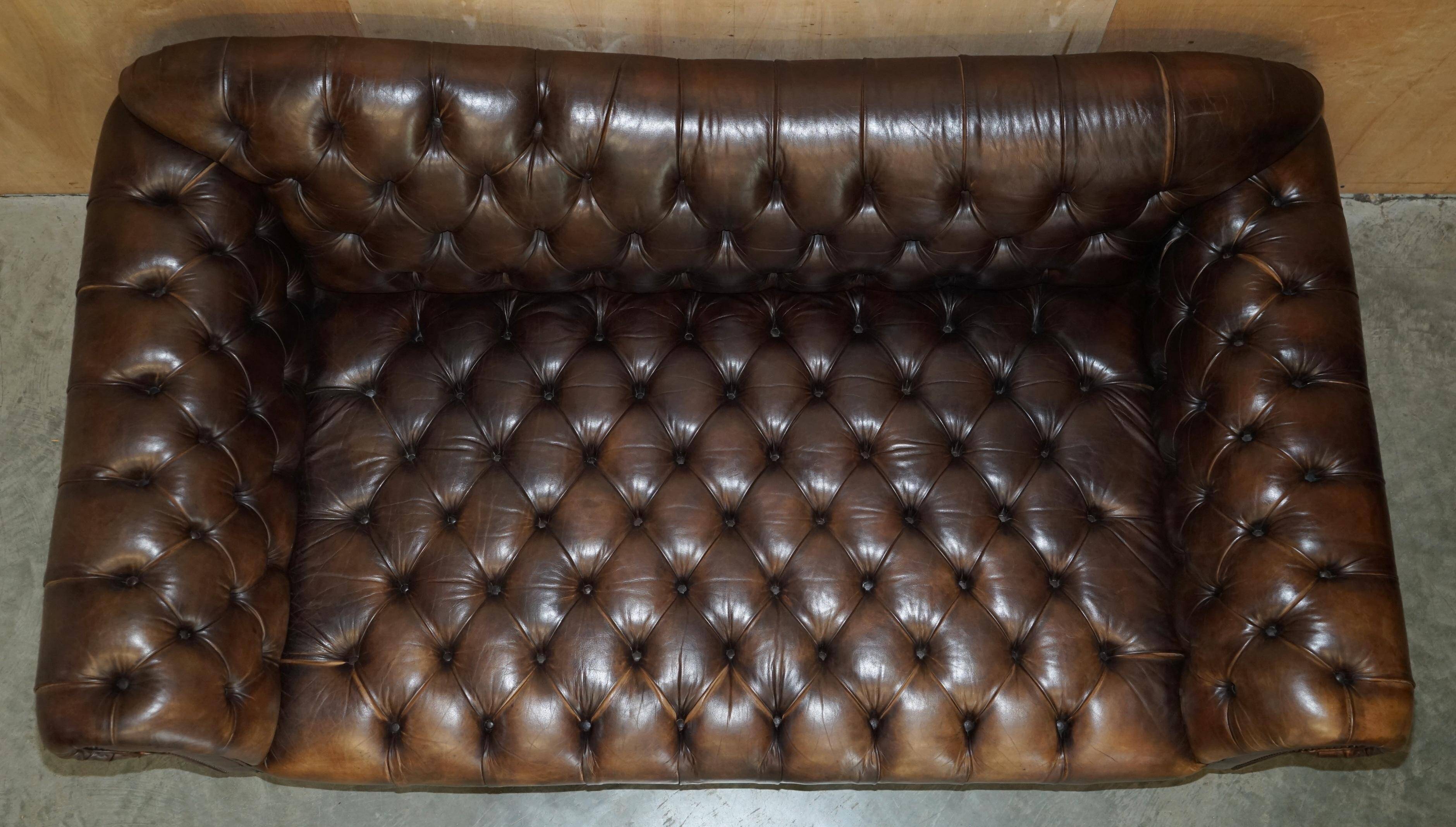 Vintage oversized Chesterfield canapé in hand-dyed leather.