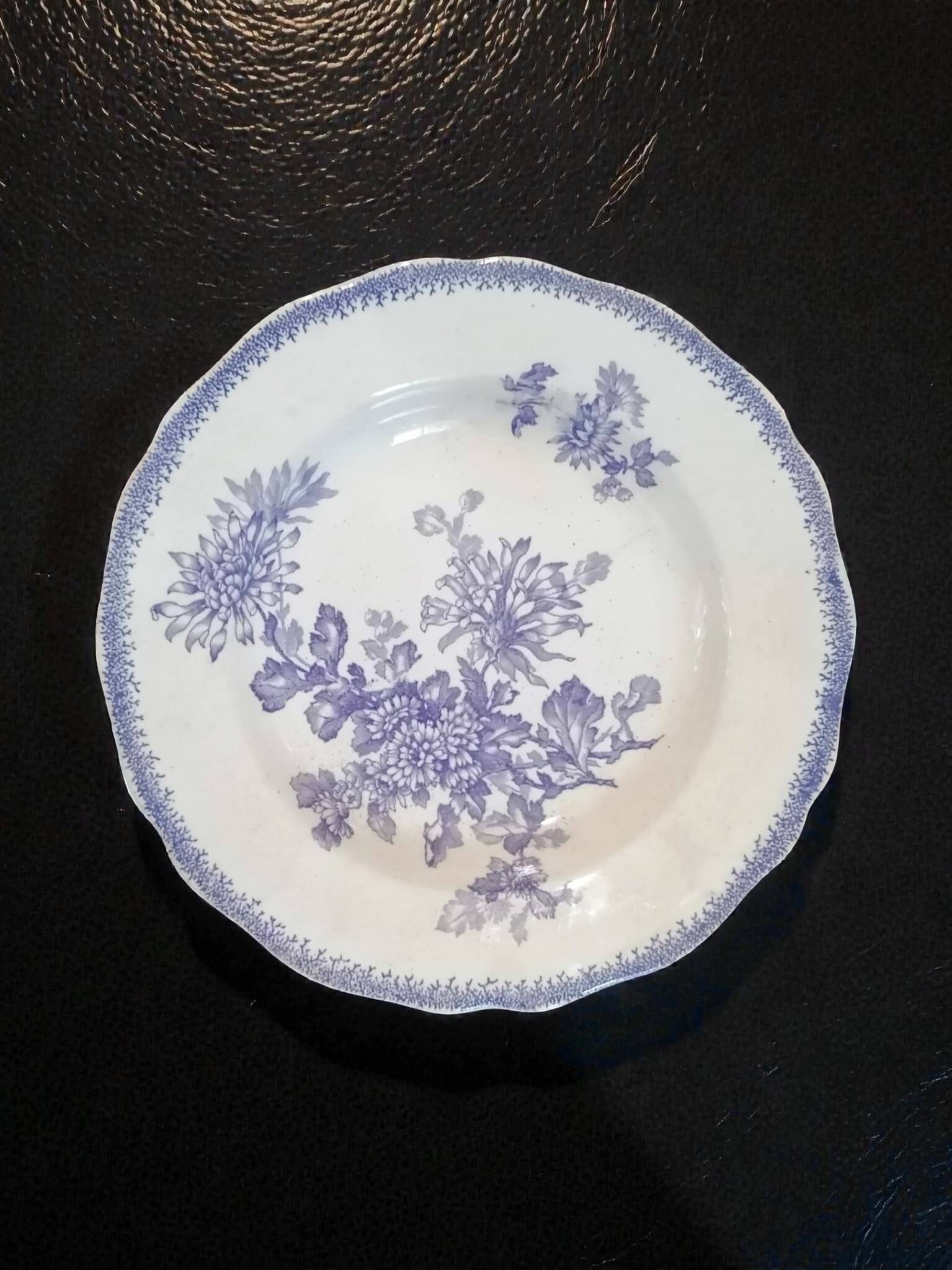 Partie de service (25p) en faïence de Sarreguemines - Décor floral violet