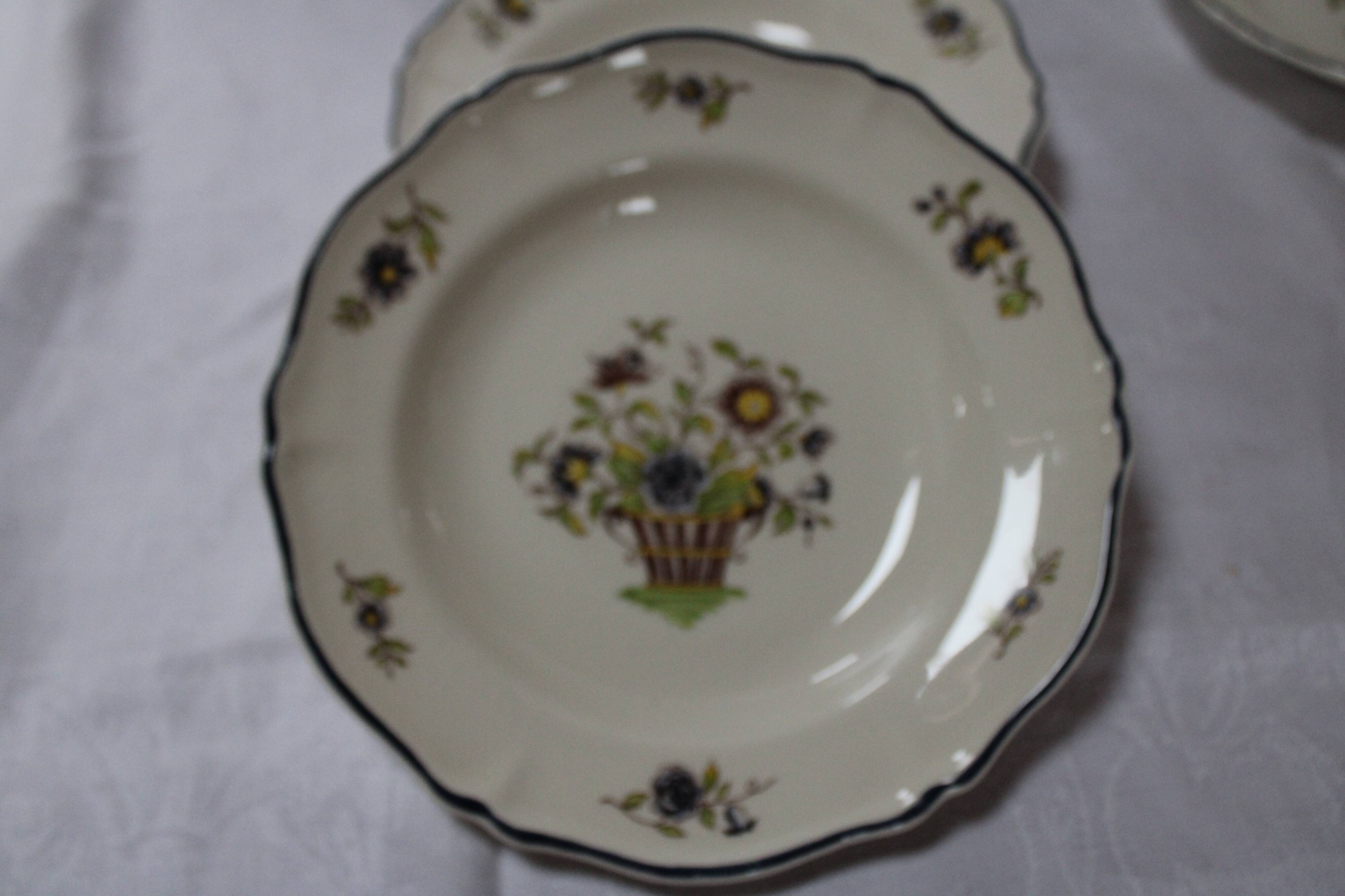 6 Saint-Amand Old Delft Hollow Plates