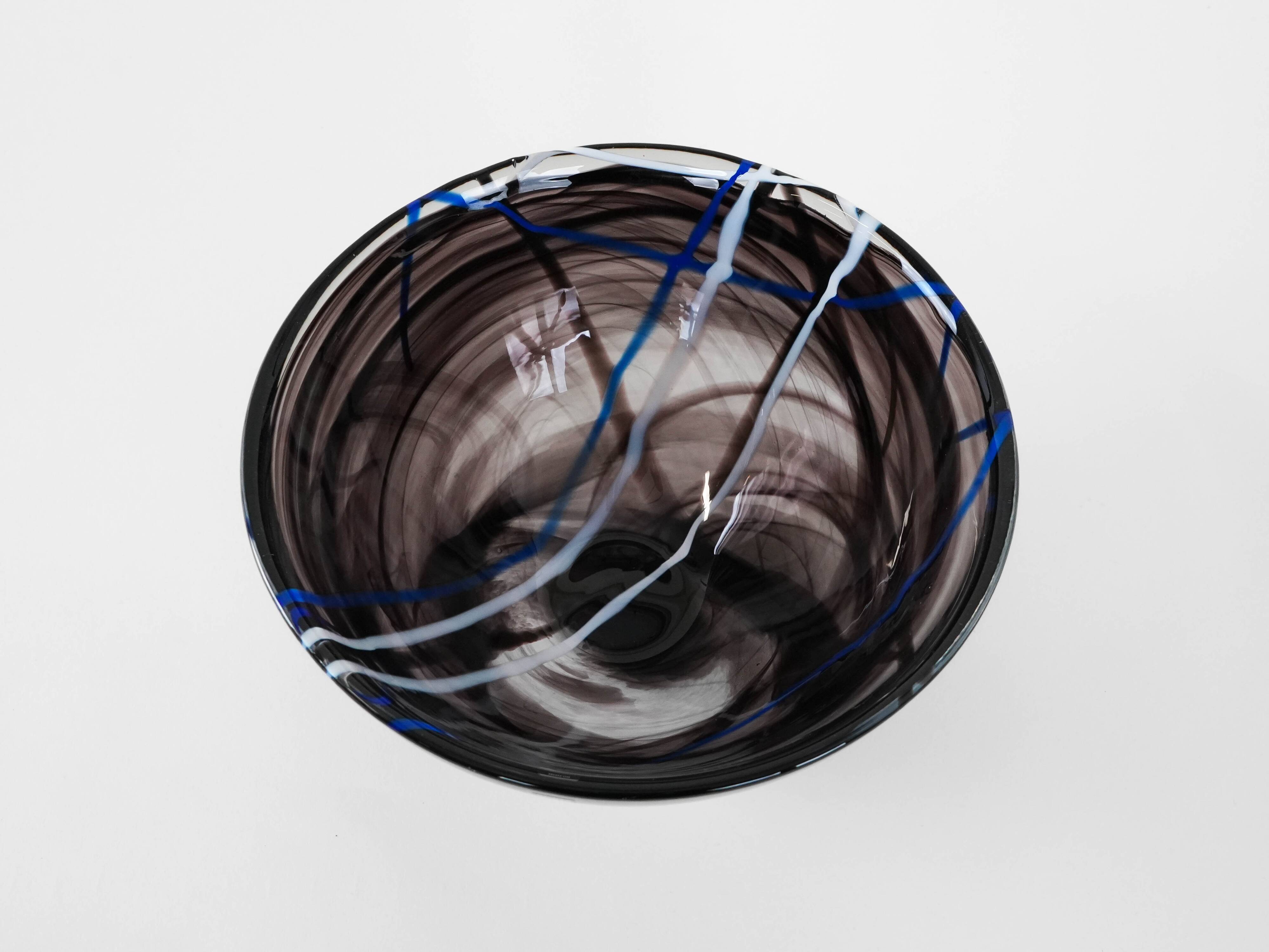 Glass bowl Contrast, Swedish design, 1980s, manufacturer: Kosta Boda, desig