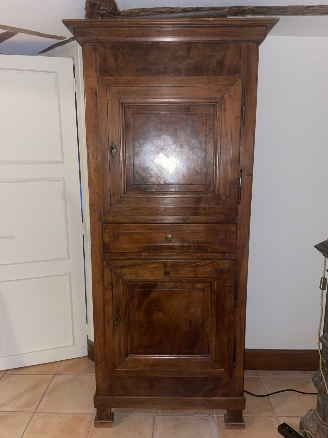 Standing man, antique wooden bonnetière.