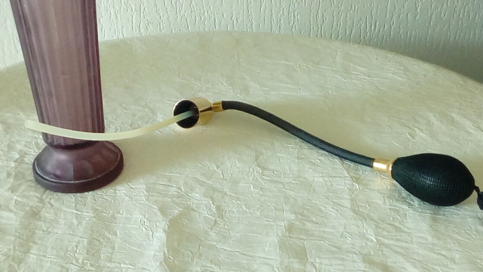 Glass perfume vaporizer molded press