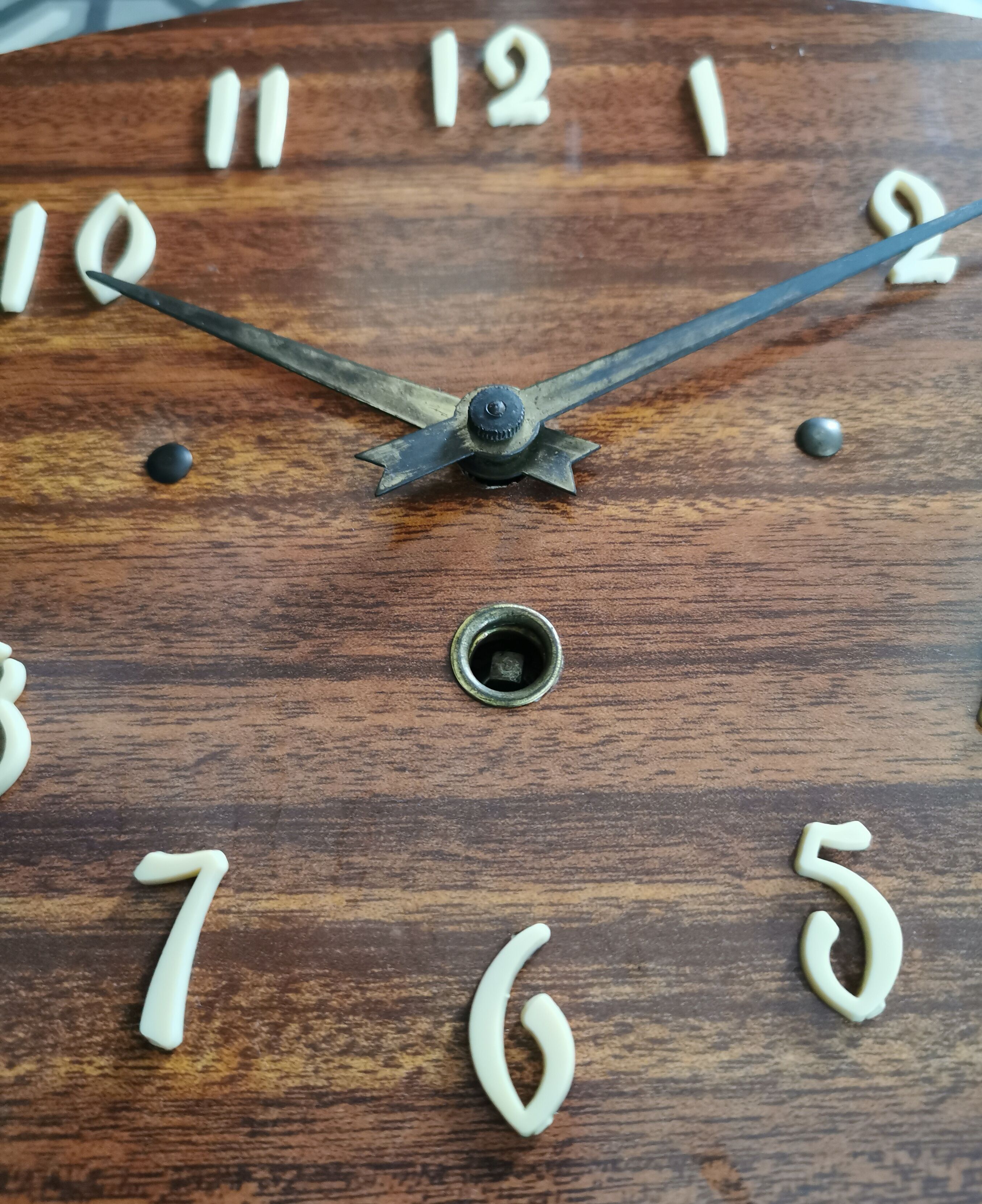 PENDULUM - WALL CLOCK IN FORMICA