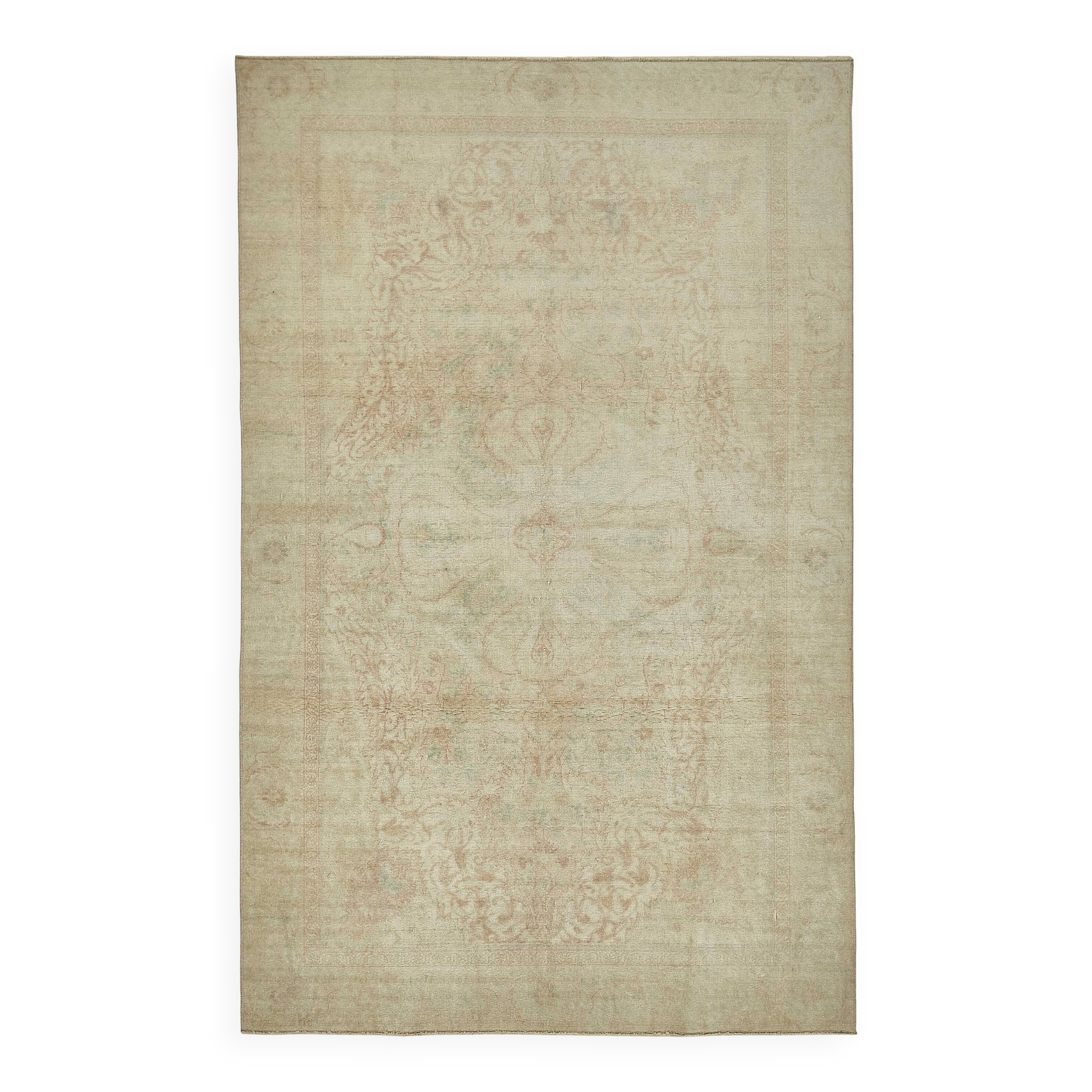Turkish Vintage Anatolian Rug 136 cm x 210 cm