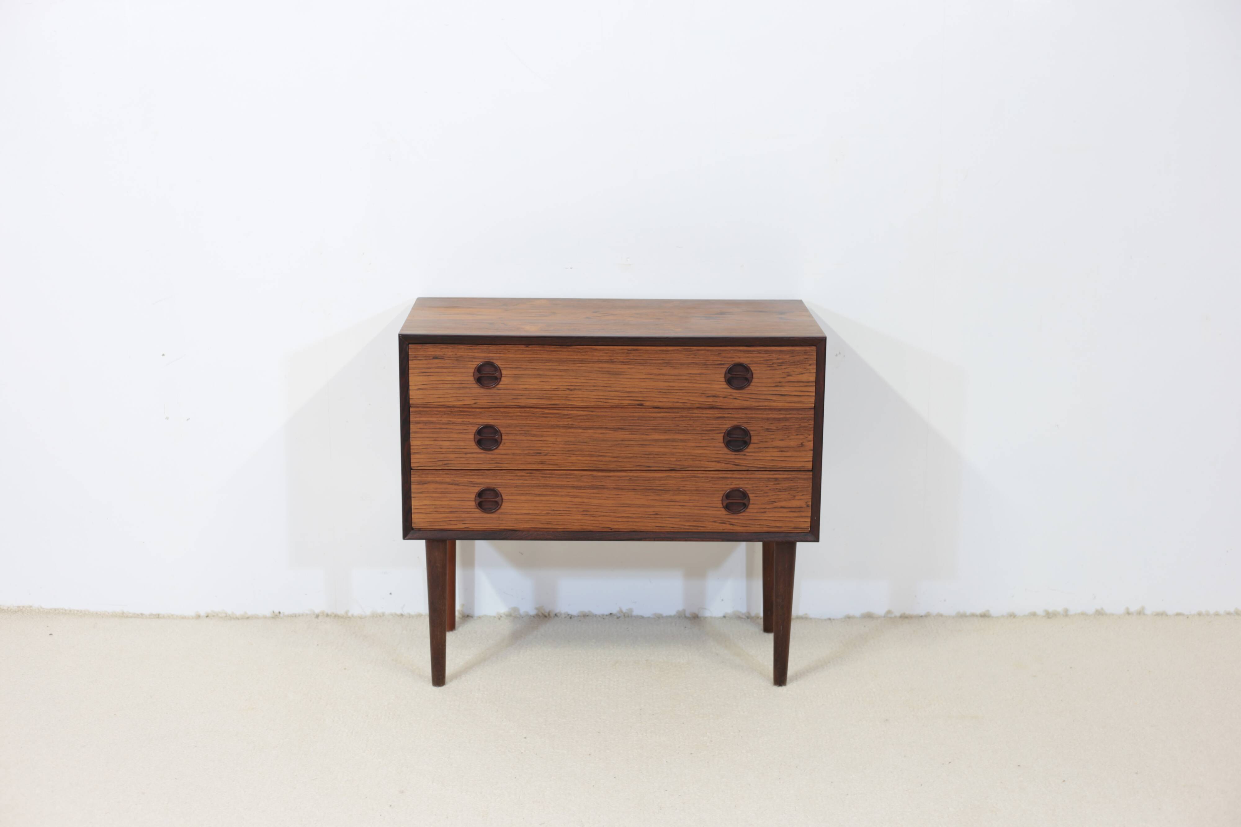 Rosewood chest of drawers