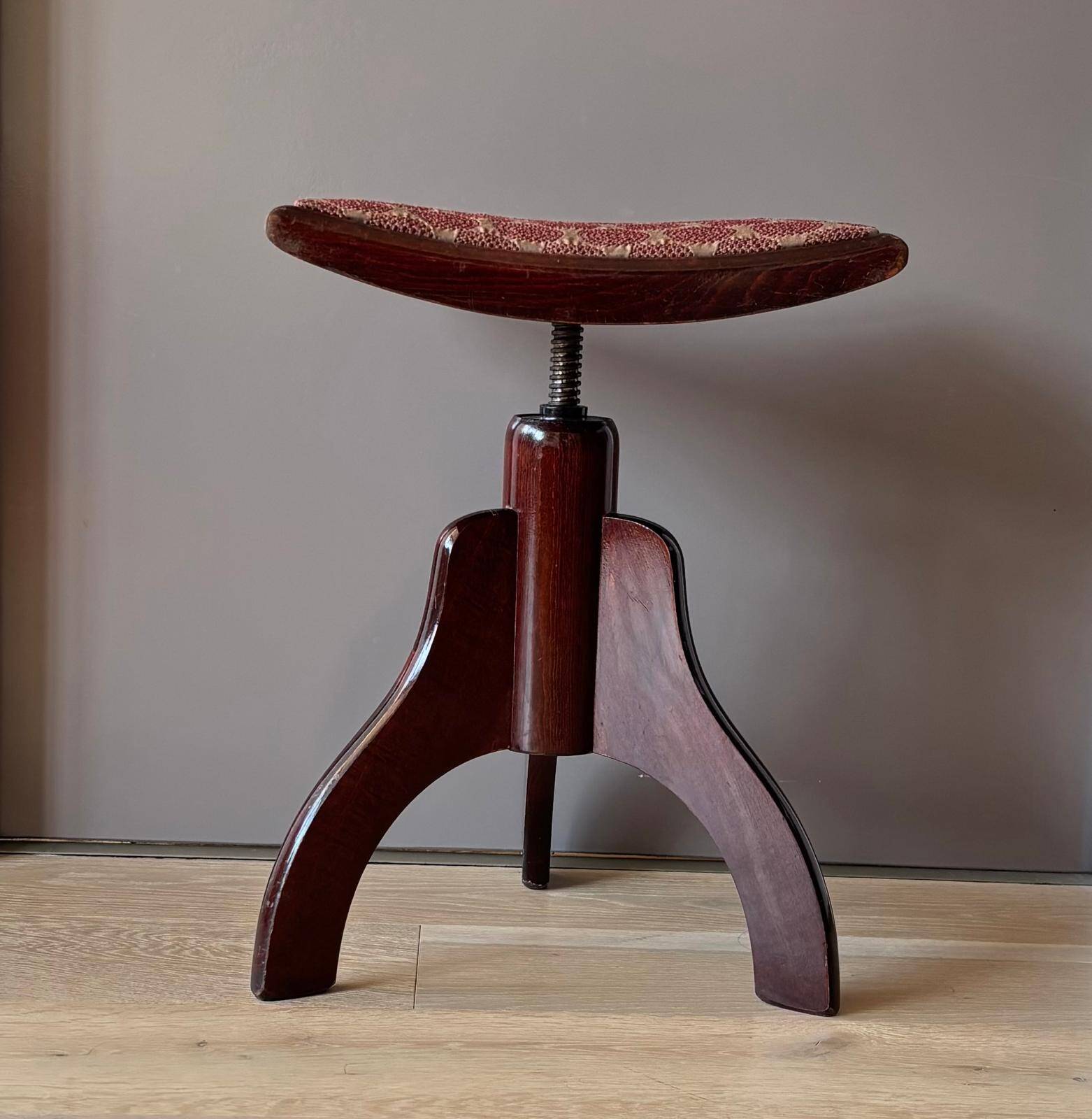 Piano stool