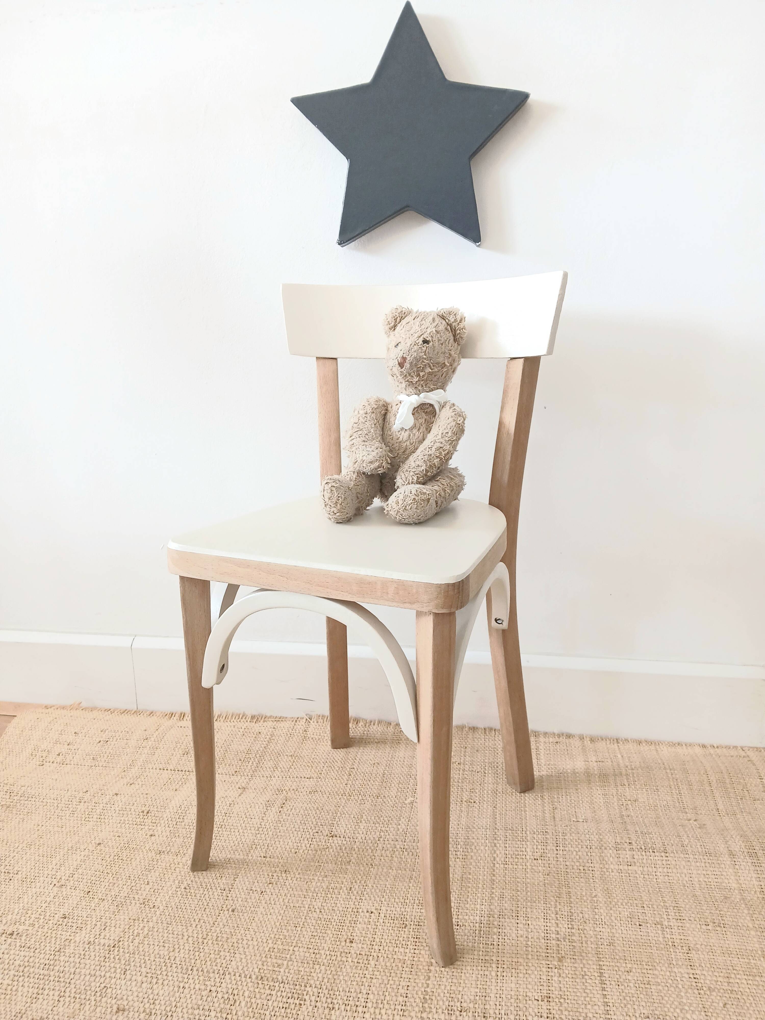 BAUMANN CHILDREN'S DESK CHAIR